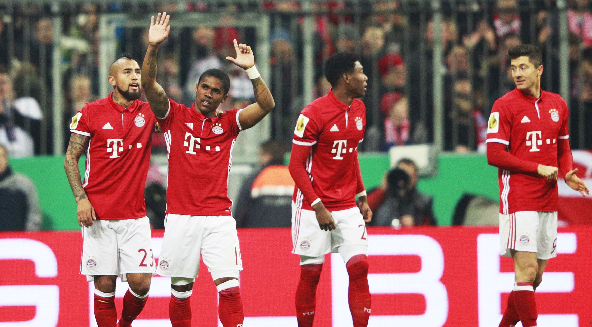 Douglas Costa Bayern Muenchen DFB-Pokal 07022017