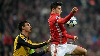 Laurent Koscielny Robert Lewandowski Arsenal Bayern 2017