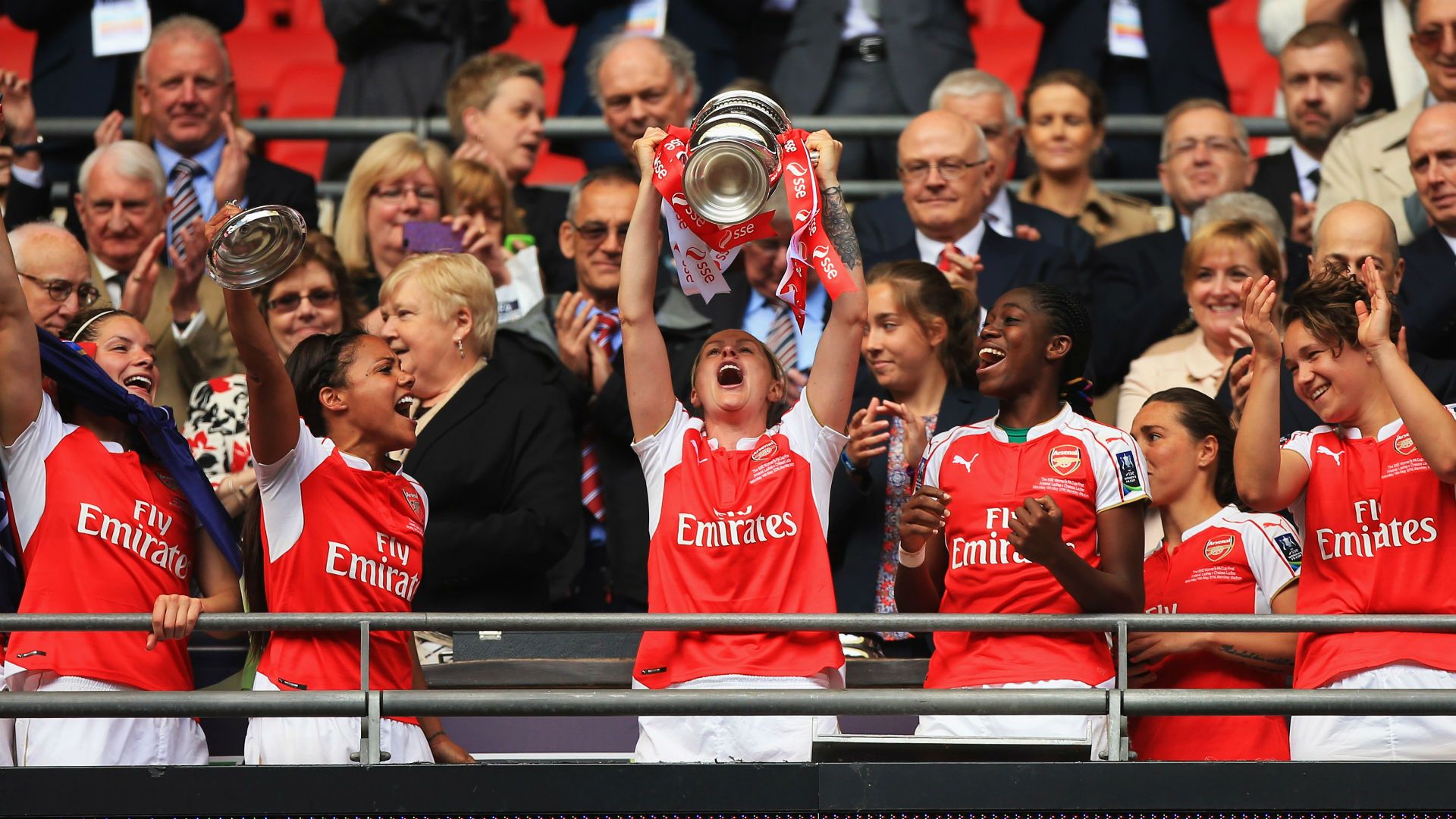 Arsenal Ladies lift FA Cup