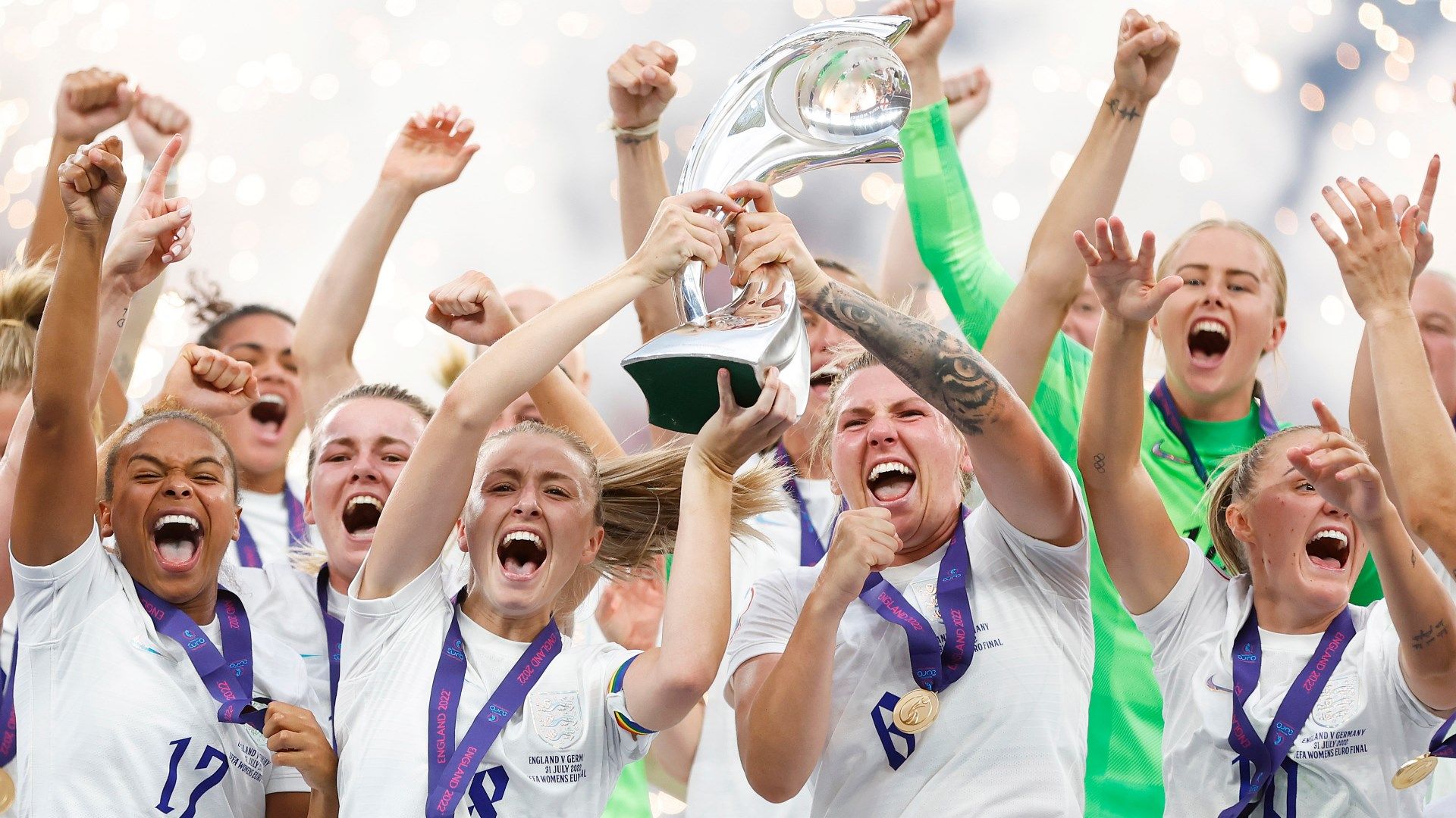 Leah Williamson Millie Bright England Euro 2022