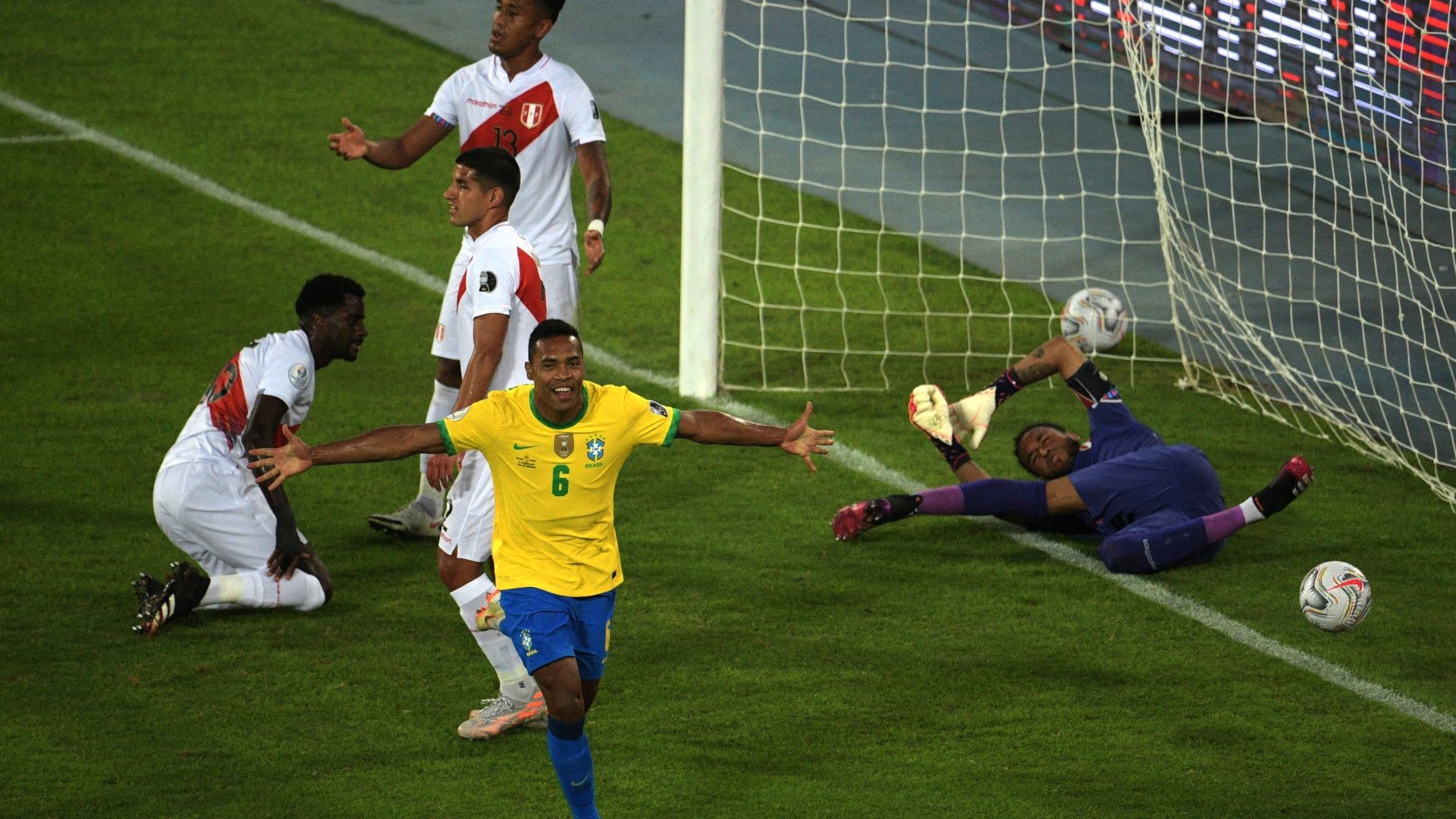 Alex Sandro marca - Brasil x Peru Copa América 17062021