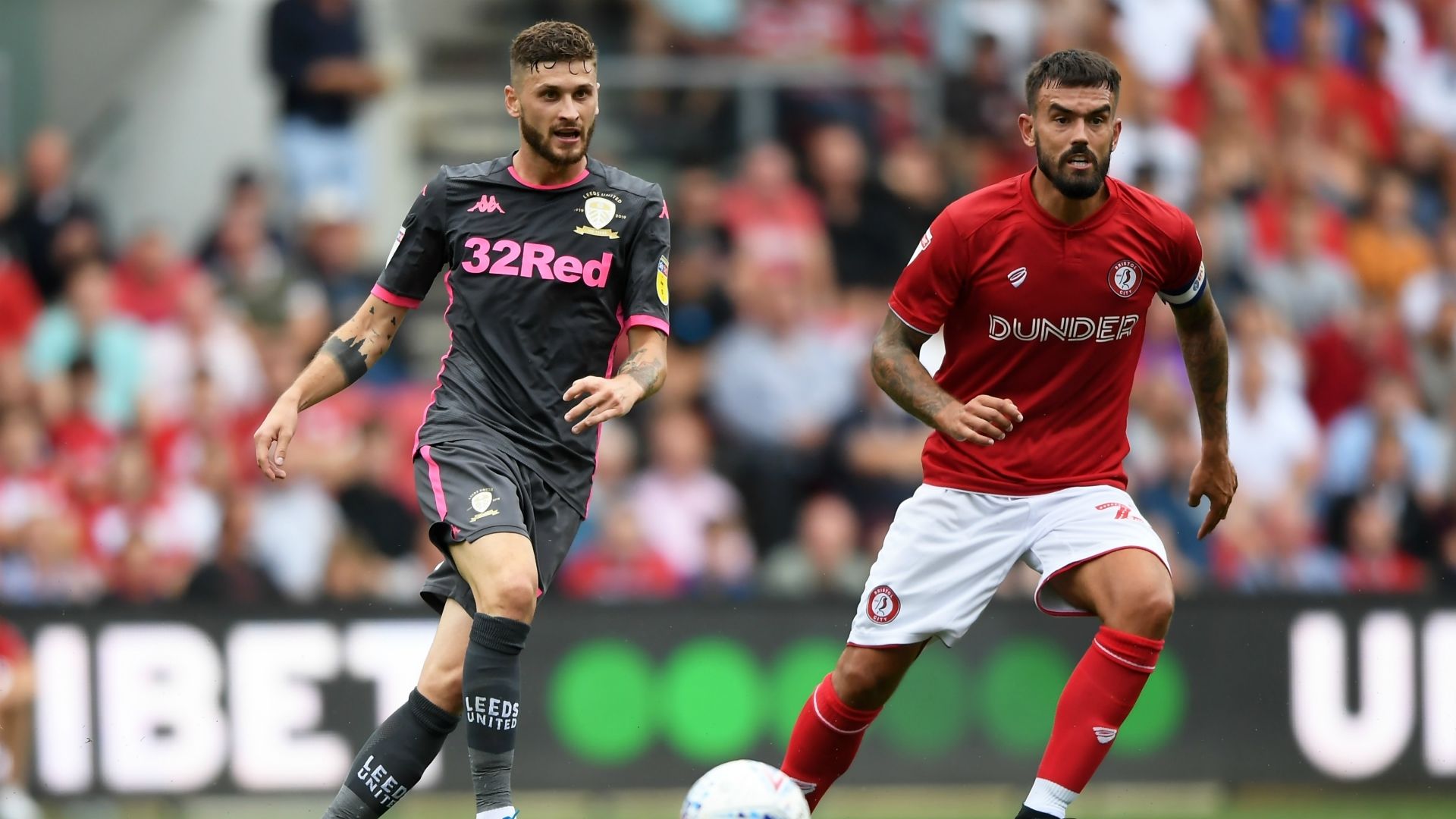 Mateusz Klich Marlon Pack Bristol City Leeds United Championship 08042019