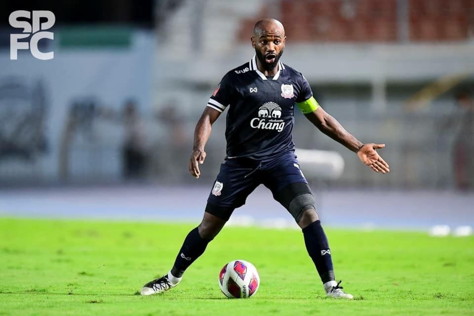 ลอสเซมี คาราบูเอ