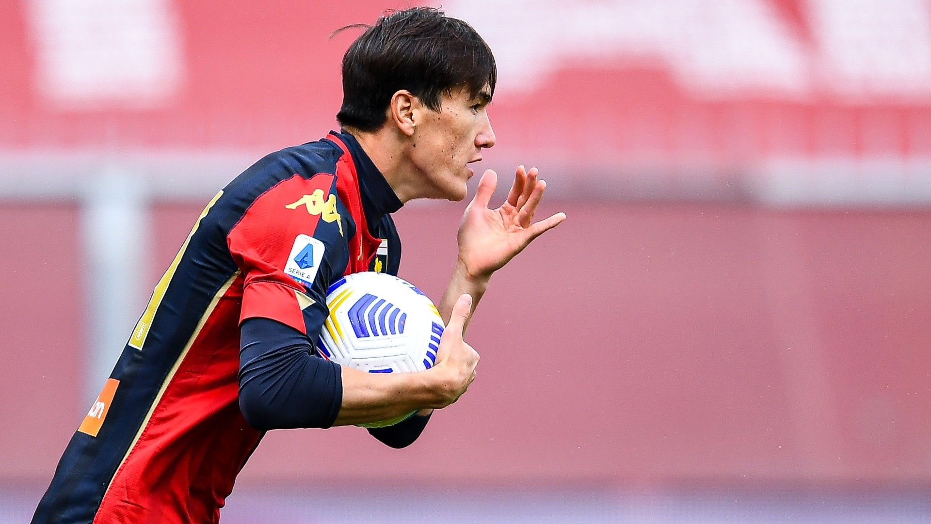 Eldor Shomurodov Genoa