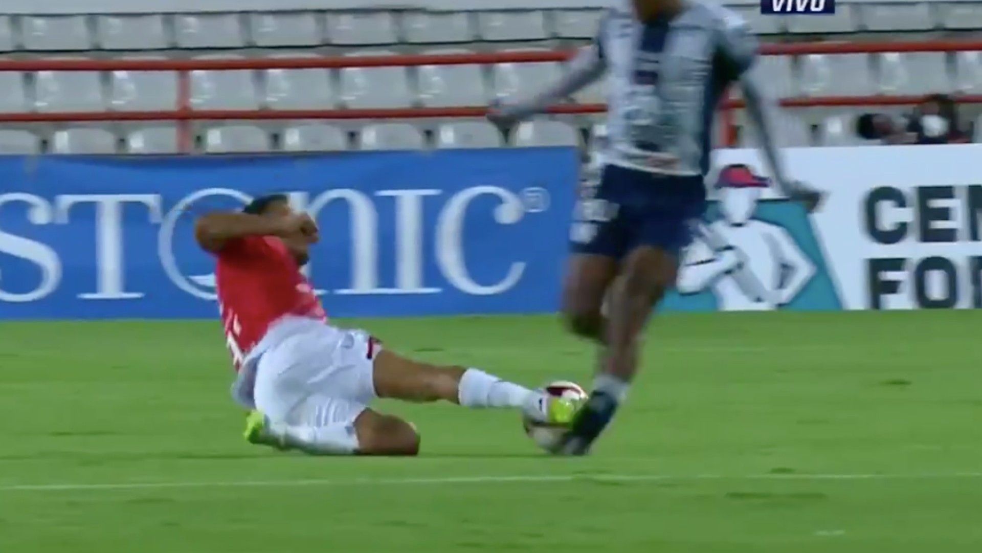 Expulsión Marco Fabián