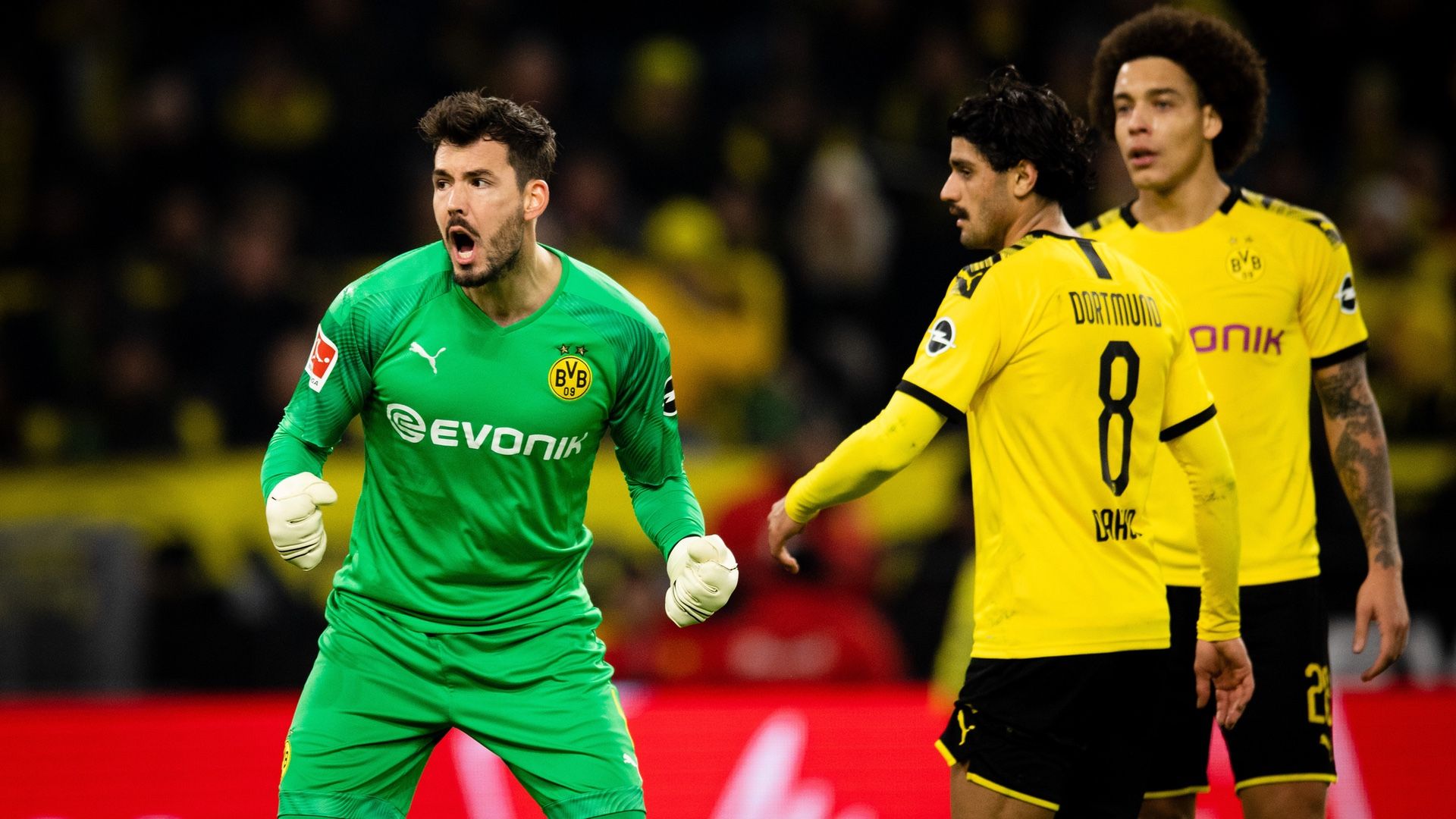 Roman Burki Mahmoud Dahoud Axel Witsel Borussia Dortmund 2019