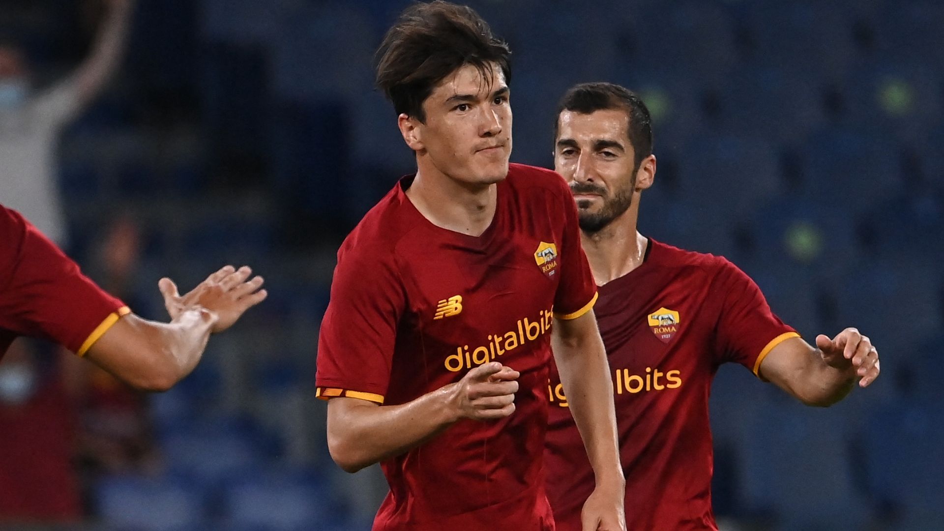 Shomurodov Roma celebrating