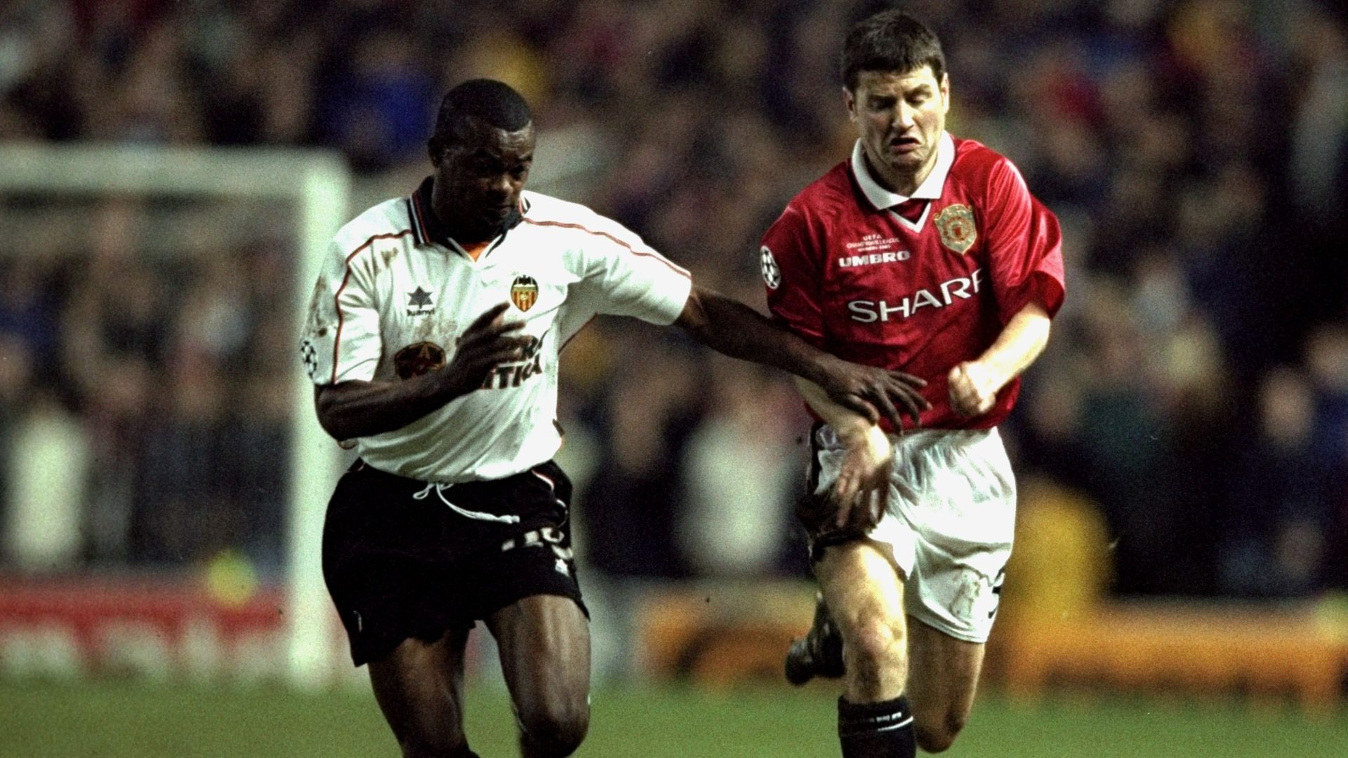 Jocelyn Angloma Dennis Irwin Manchester United Valencia Champions League 12081999
