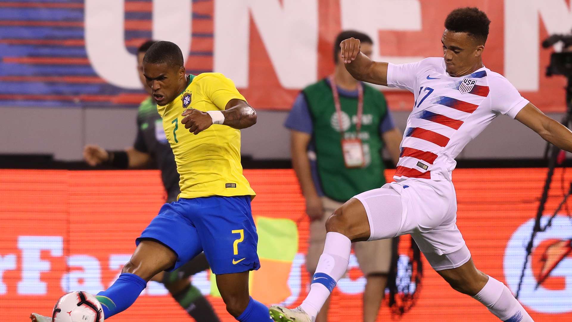 Douglas Costa Antonee Robinson USA Brazil Friendly 07092018