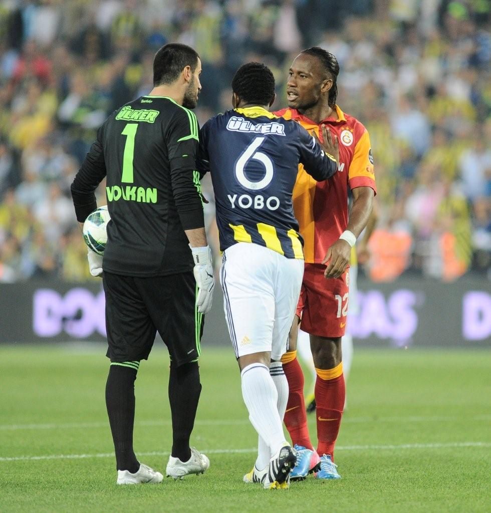 Fenerbahce v Galatasaray (Volkan Demirel, Joseph Yobo, Didier Drogba)