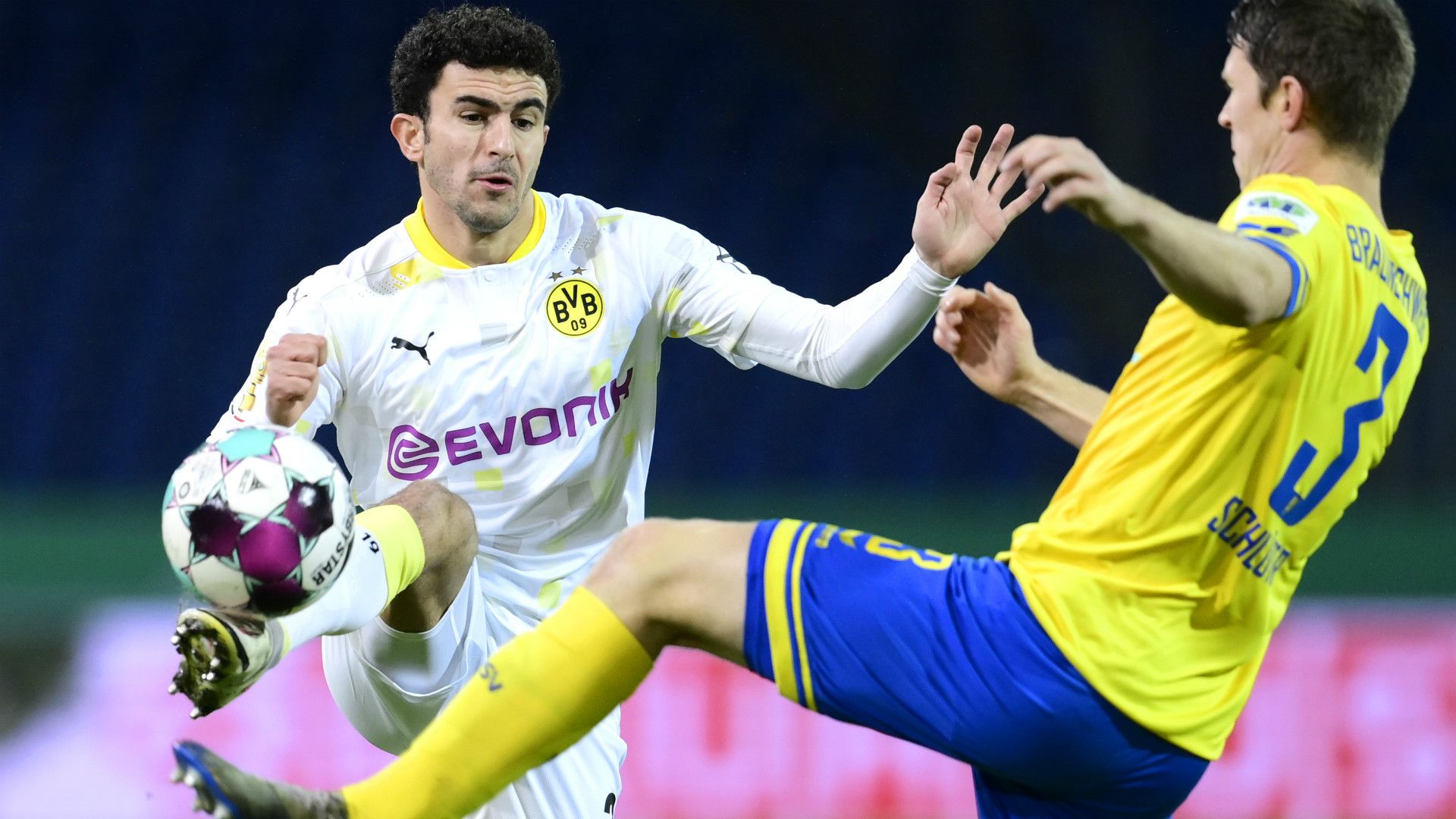 MATEU MOREY BORUSSIA DORTMUND GERMAN CUP DFB POKAL 22122020