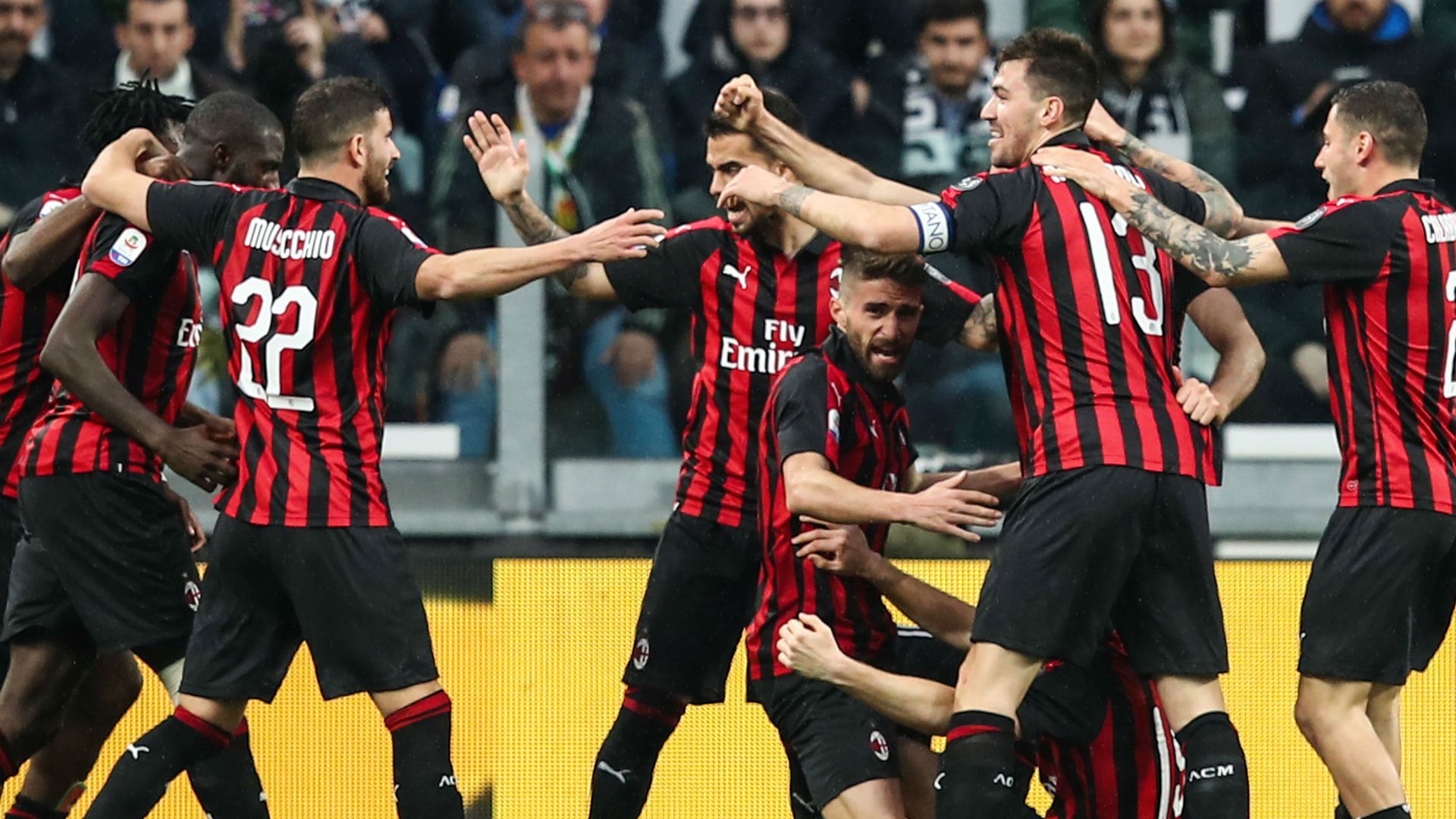 Juventus Milan celebrating Serie A