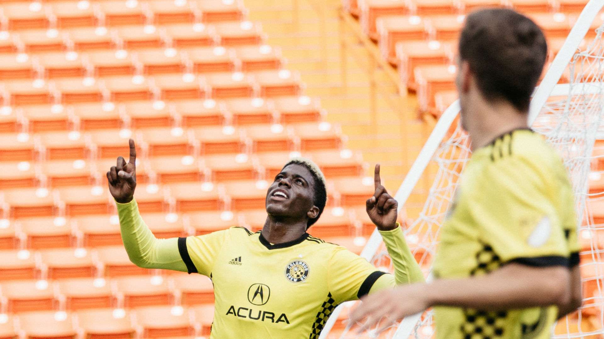 Gyasi Zardes celebrates Crew