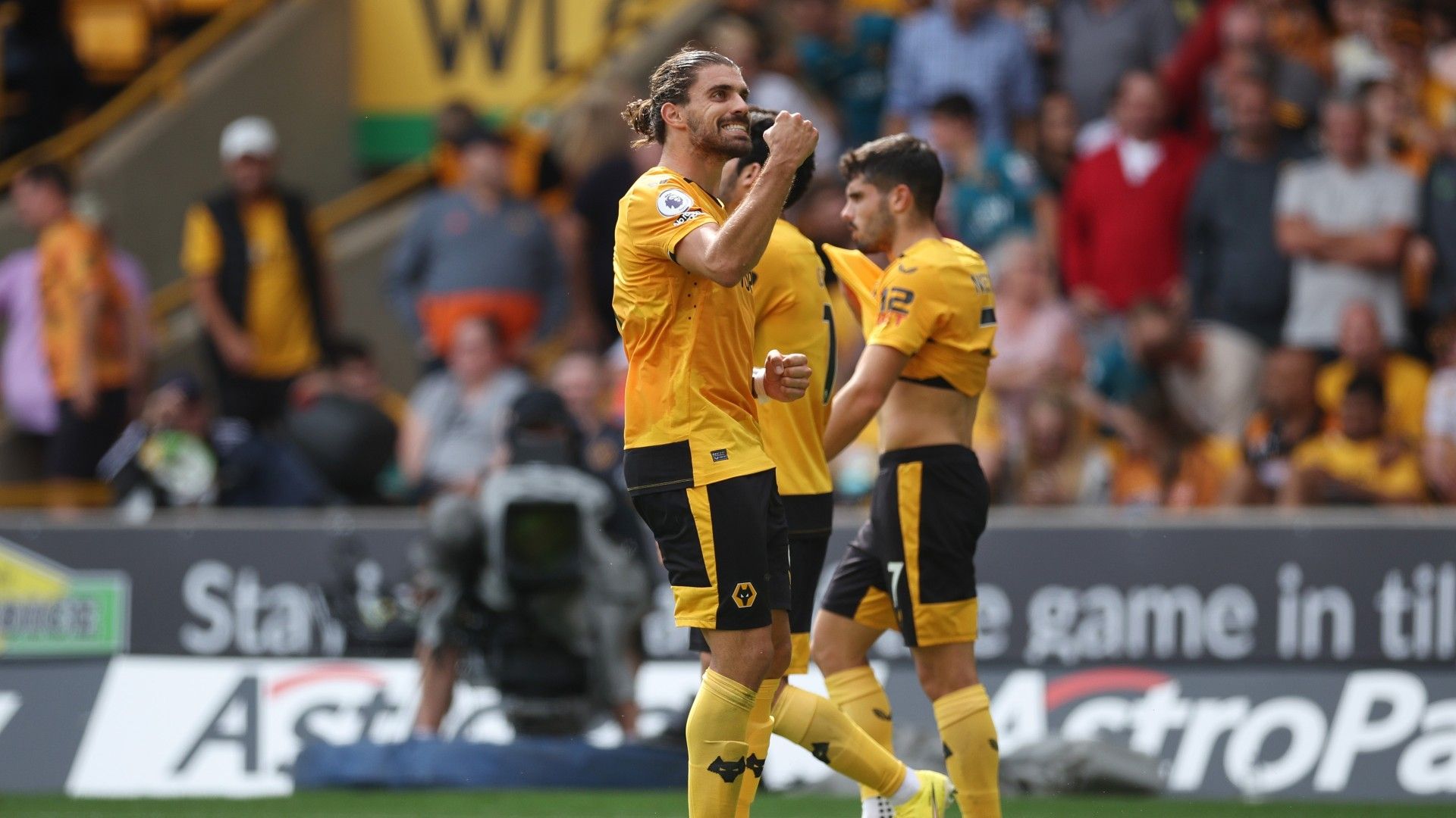 Neves Wolves 2022-23