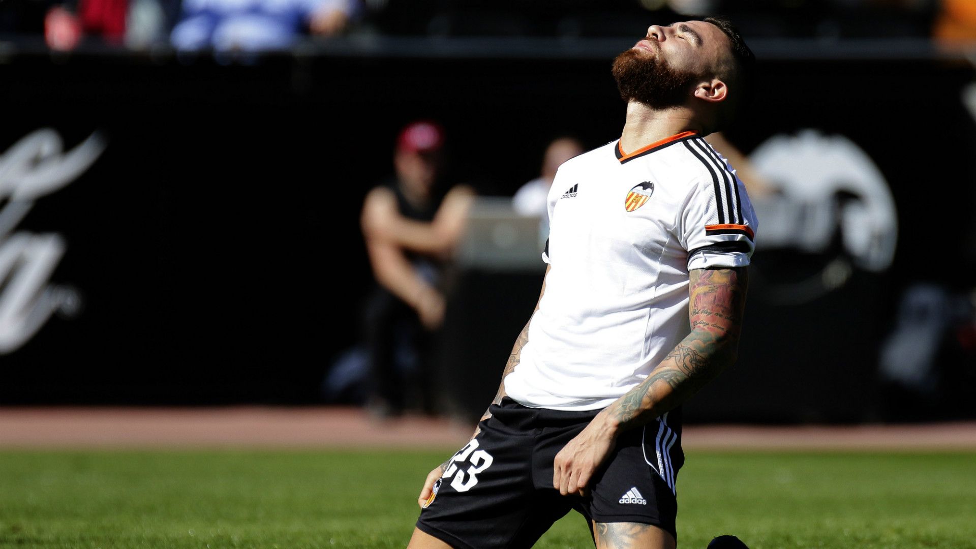Nicolas Otamendi Valencia Real Sociedad La Liga