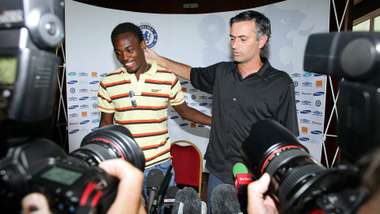 11 Jose Mourinho Michael Essien Signing