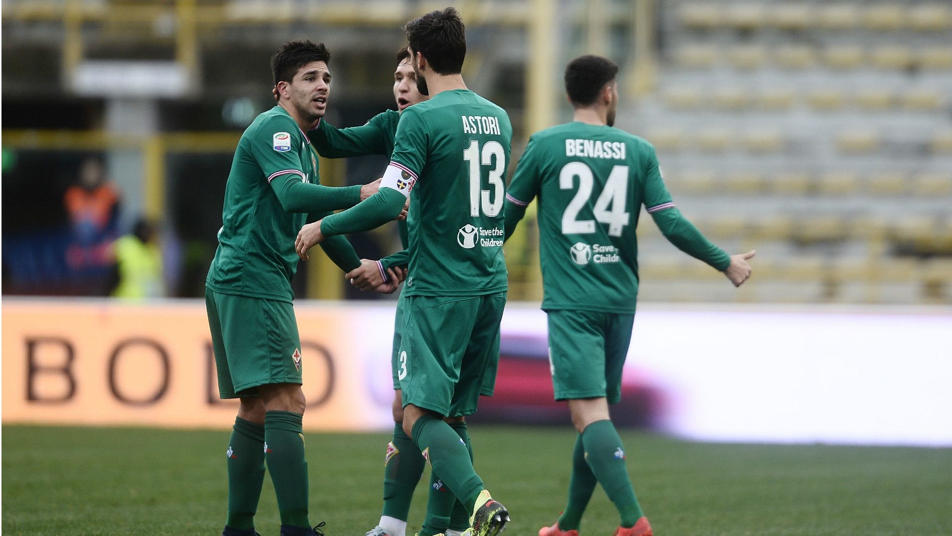 Fiorentina celebrating against Bologna