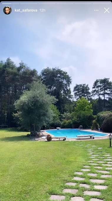 Katerina Safarova - Alexis Sánchez EMBED