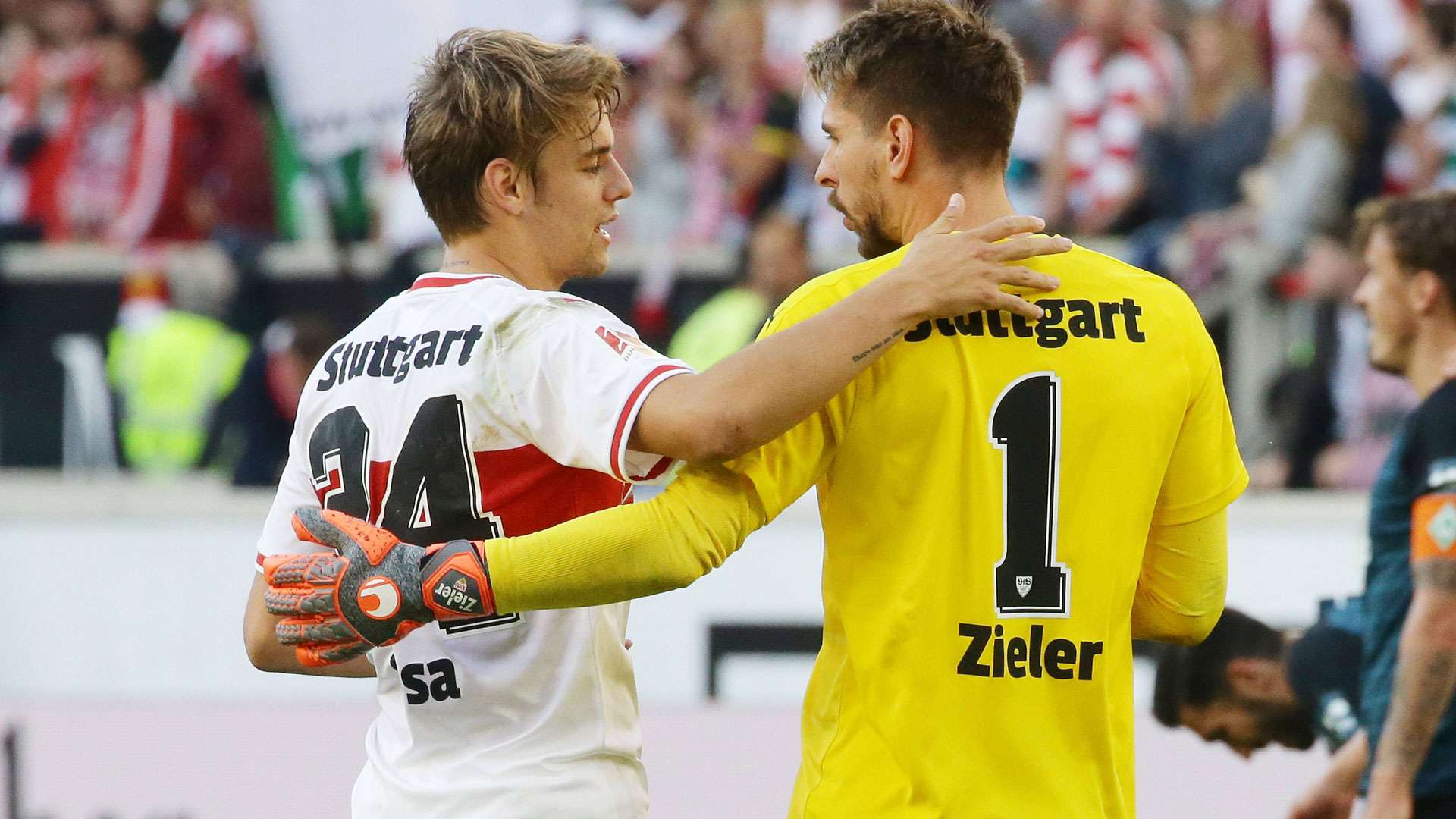 GERMANY ONLY Borna Sosa Ron-Robert Zieler VfB Stuttgart
