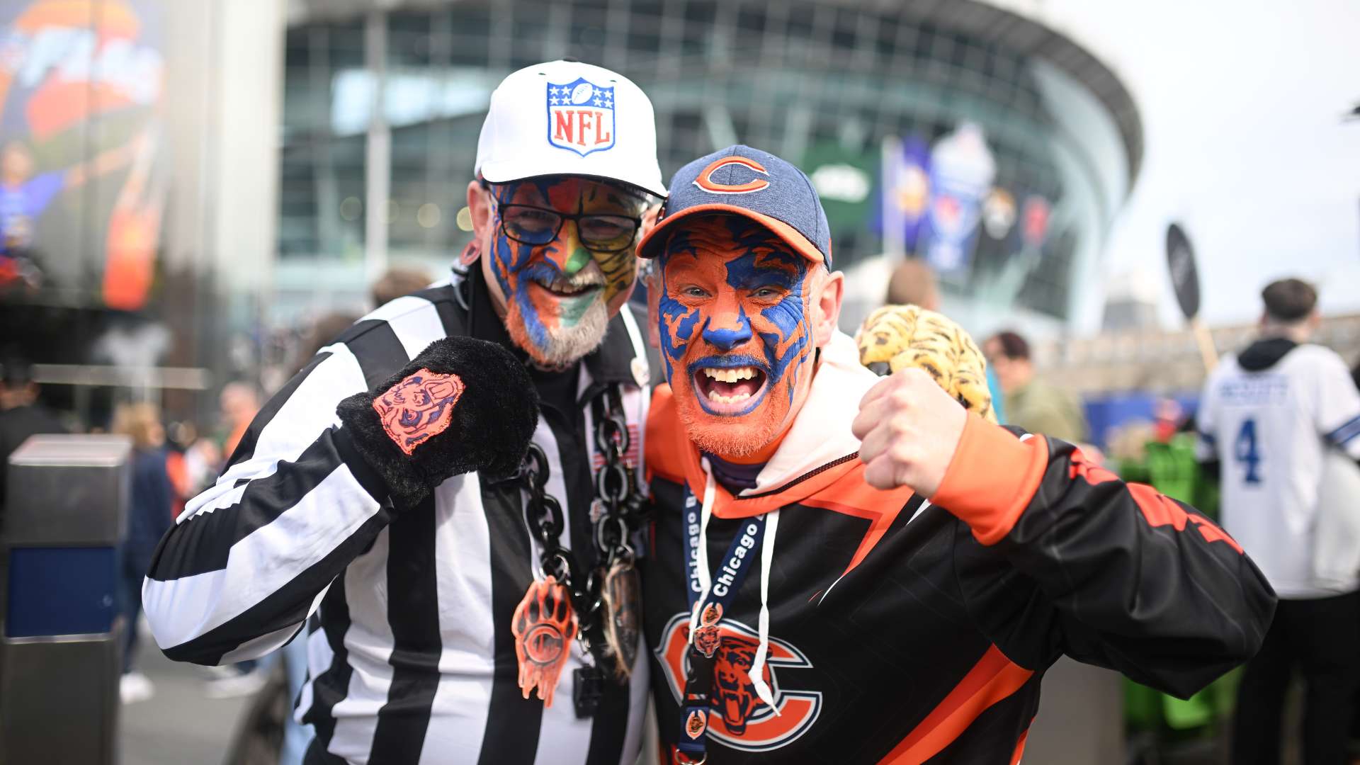 nfl fans at tottenham hotspur stadium