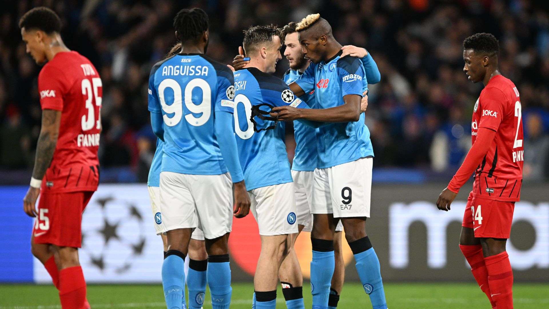 Napoli players celebrating Napoli Eintracht Champions League