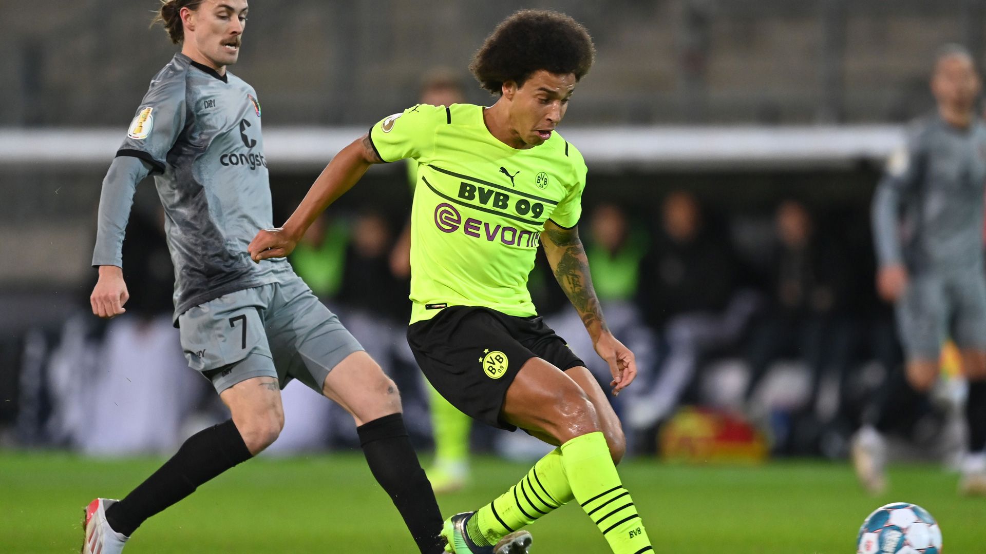 Axel Witsel Borussia Dortmund St. Pauli 0122