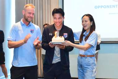 ทีมชาติไทย - มาดามแป้ง 3