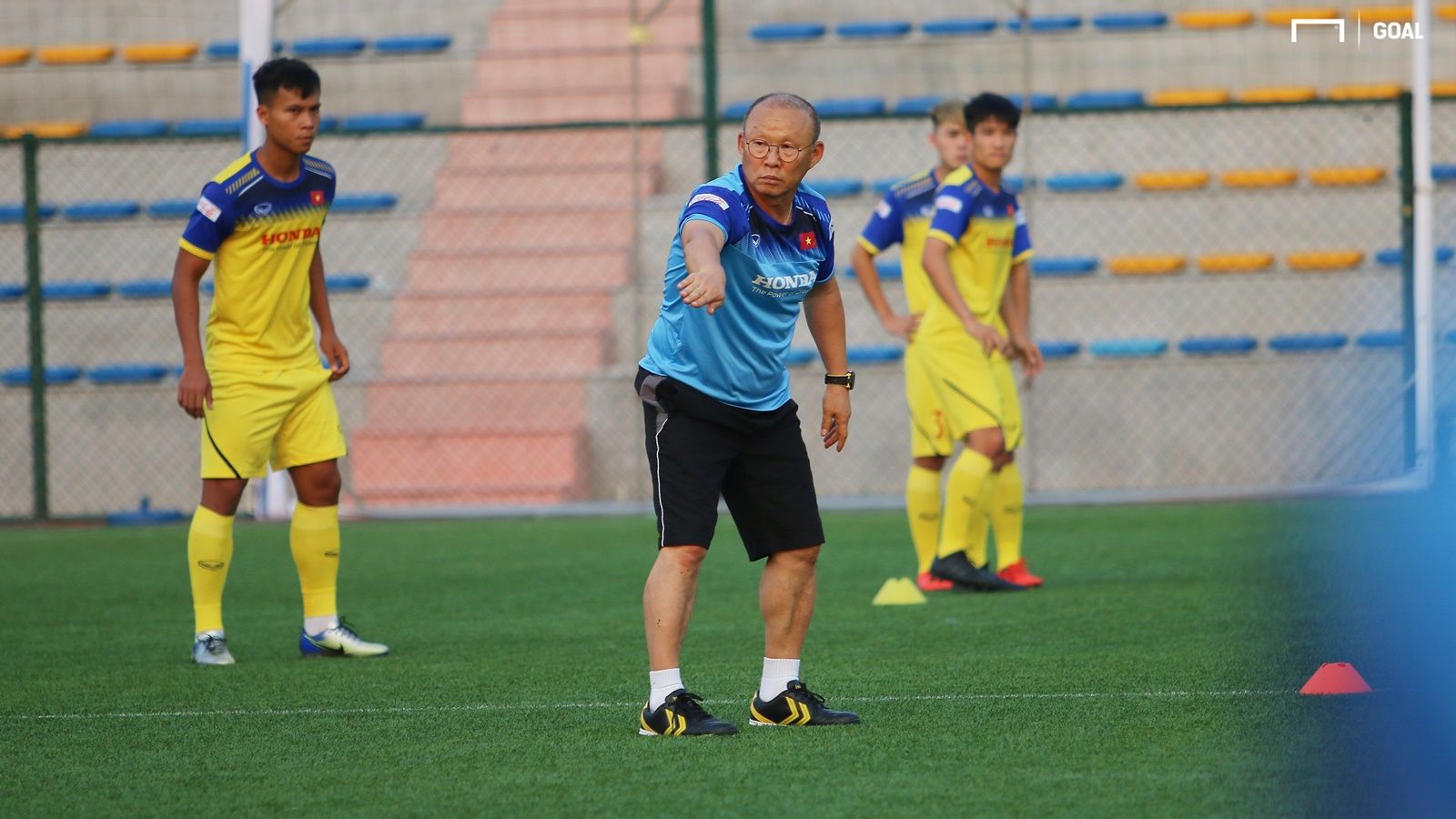 Park Hang-seo. hợp đồng HLV Park Hang-seo. Park Hang-seo hết hạn hợp đồng. Park Hang-seo ký hợp đồng. Công Phượng. Văn Hậu. Văn Lâm. đội tuyển Việt Nam. ĐT Việt Nam về nước. ĐT Việt Nam về Hà Nội. Heerenveen. Sint-Truidense. STVV. Indonesia vs Việt Nam. Thái Lan vs UAE. Highlights Indonesia 1-3 Việt Nam. Việt Nam 1-0 Malaysia. Vòng loại World Cup 2022. Đoàn Văn Hậu. Đặng Văn Lâm. Công Phượng. Quang Hải. Quế Ngọc Hải. Đỗ Duy Mạnh. Bùi Tiến Dũng. Cựu tuyển thủ Lê Quốc Vượng. Bóng đá Việt Nam đang trên đỉnh Đông Nam Á. Đỗ Duy Mạnh. Trực tiếp Việt Nam. Lịch thi đấu tuyển Việt Nam. Xem Việt Nam kênh nào. VTV trực tiếp tuyển Việt Nam - Indonesia. Teerasil Dangda. Akira Nishino. Thái Lan. VTV6. Link xem VTV6. VTV6 online. Lịch sử đối đầu Việt Nam - Indonesia. Trực tiếp bóng đá. Indonesia vs Việt Nam. Xem Việt Nam đá kênh nào. Trực tiếp đội tuyển Việt Nam. Simon McMenemy. Công Phượng. Quế Ngọc Hải. Lương Xuân Trường. Vũ Minh Tuấn. Nguyễn Quang Hải. Công Vinh. Công Phượng. Văn Toàn. VTV5. VTV6. VTV trực tiếp Indonesia vs Việt Nam. Xem VTV. Vòng loại World Cup 2022 khu vực châu Á.