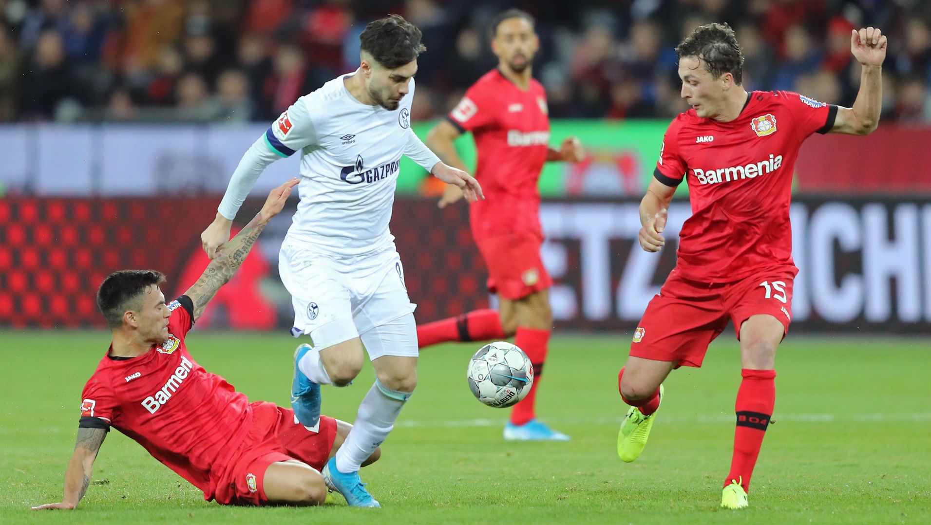 071219 Suat Serdar Schalke 04 Charles Aránguiz Julian Baumgartlinger Bayer 04 Leverkusen Bundesliga