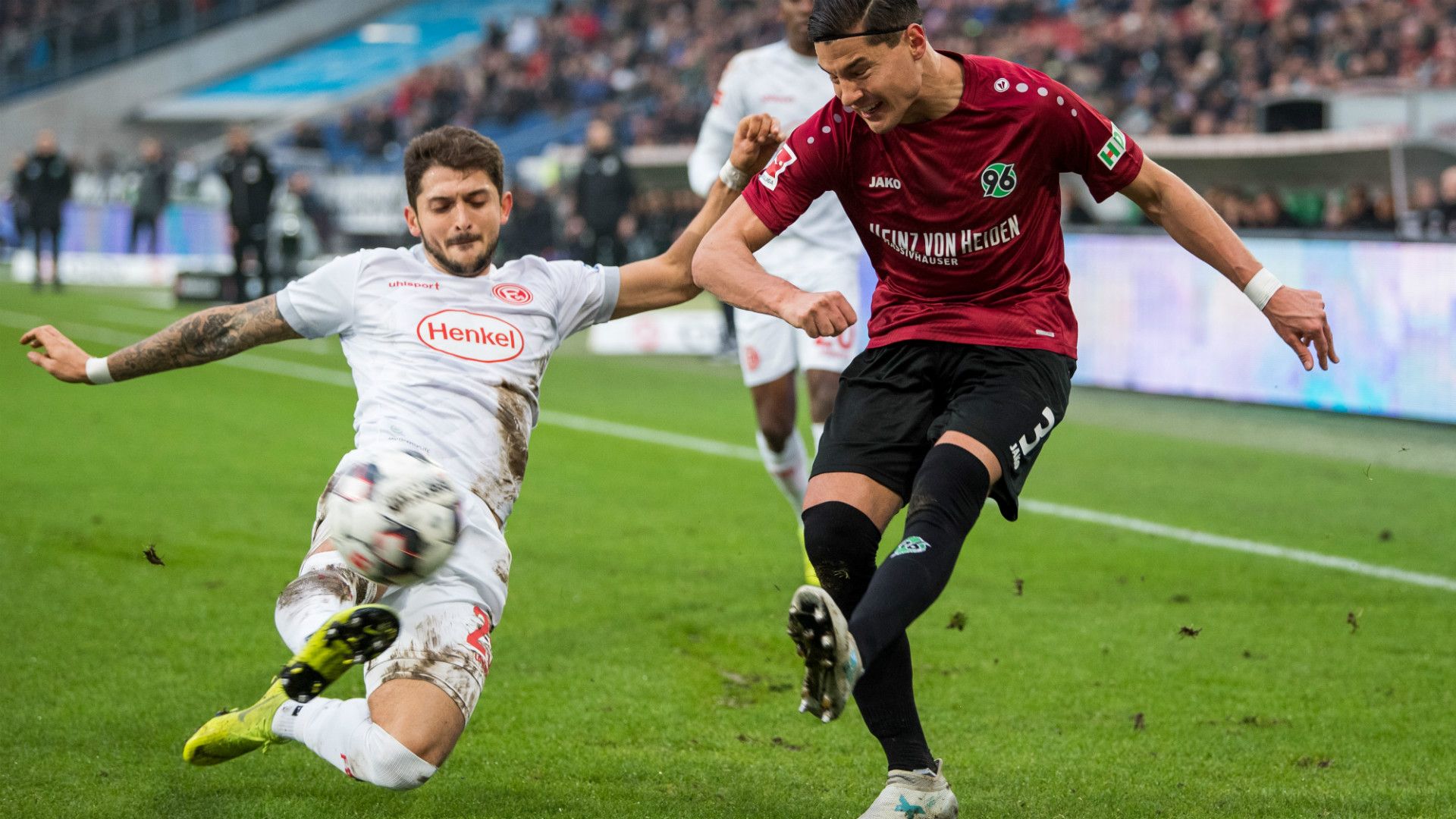 MATTHIAS ZIMMERMANN FORTUNA DÜSSELDORF MIIKO ALBORNOZ HANNOVER GERMAN BUNDESLIGA 22122018