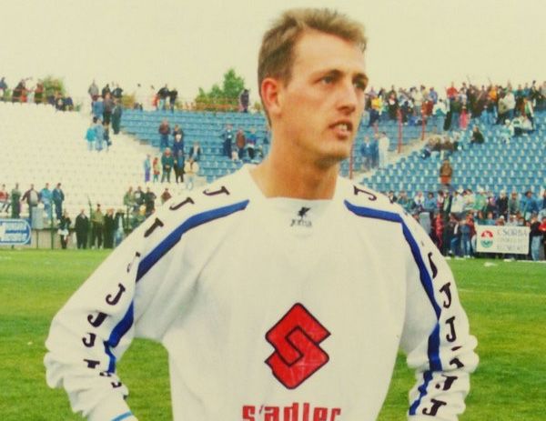 Albert Flórián Stadler mezben