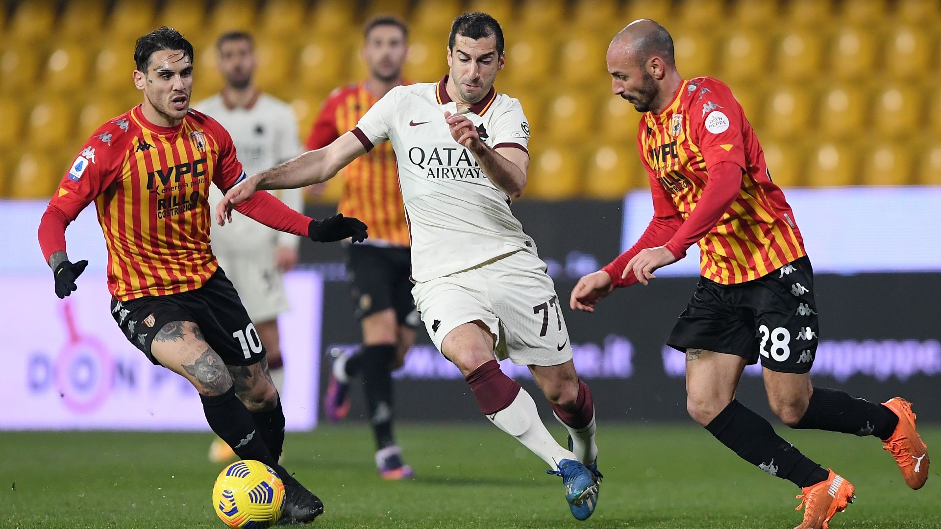 Mkhitaryan Benevento Roma