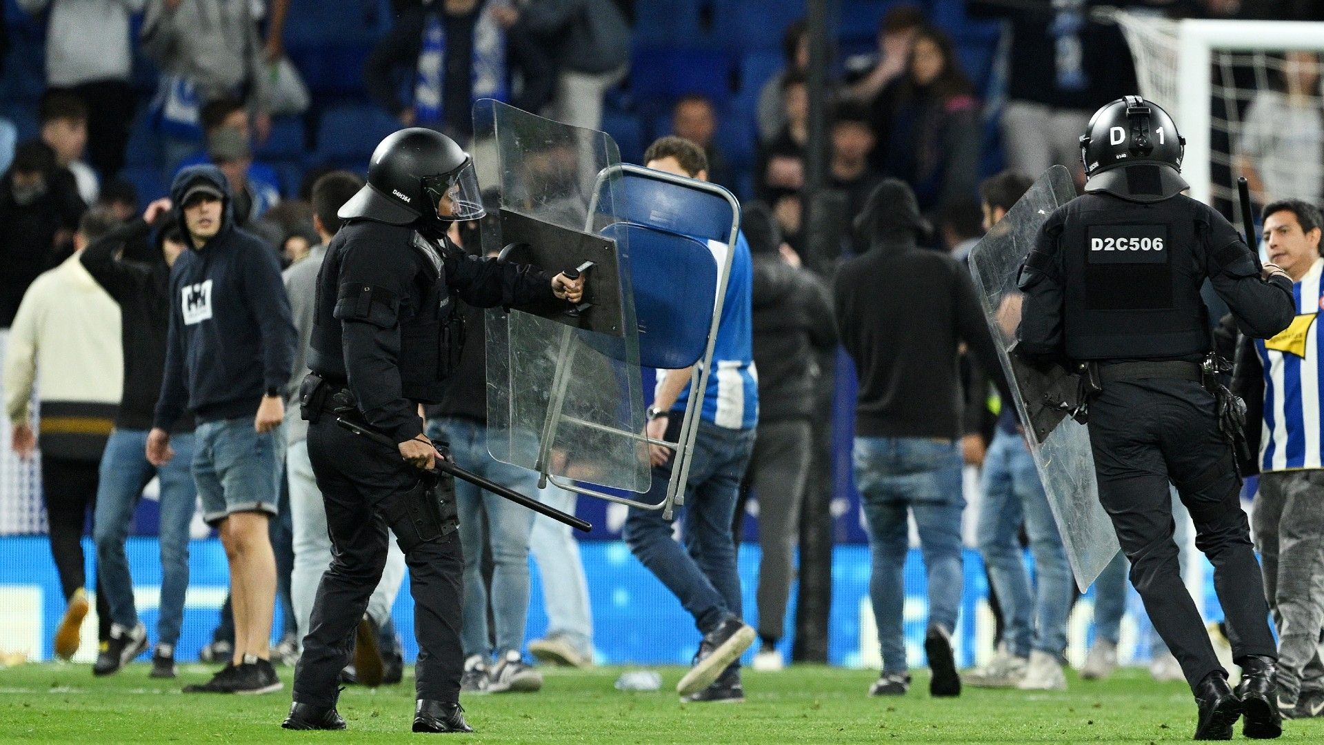 Espanyol ultras riot police Barcelona 2022-23