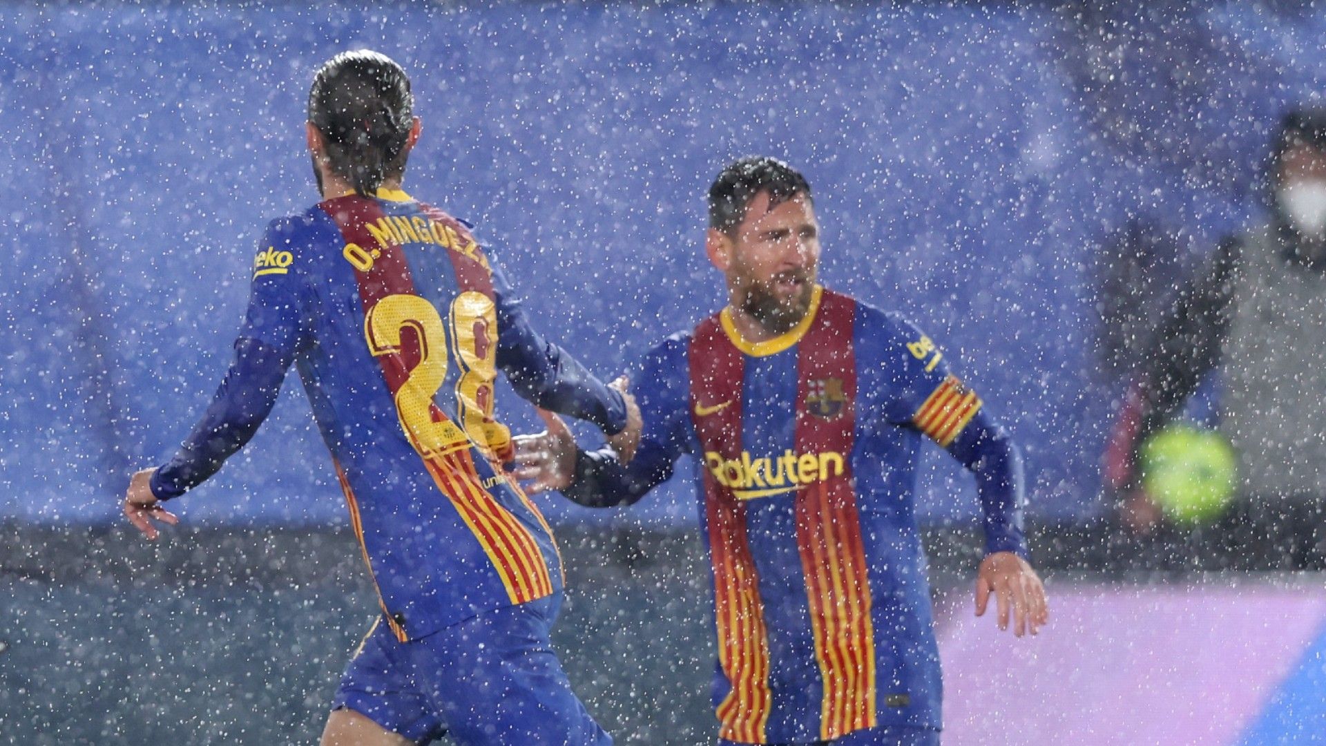 Messi Mingueza Barcelona Real Madrid 2021