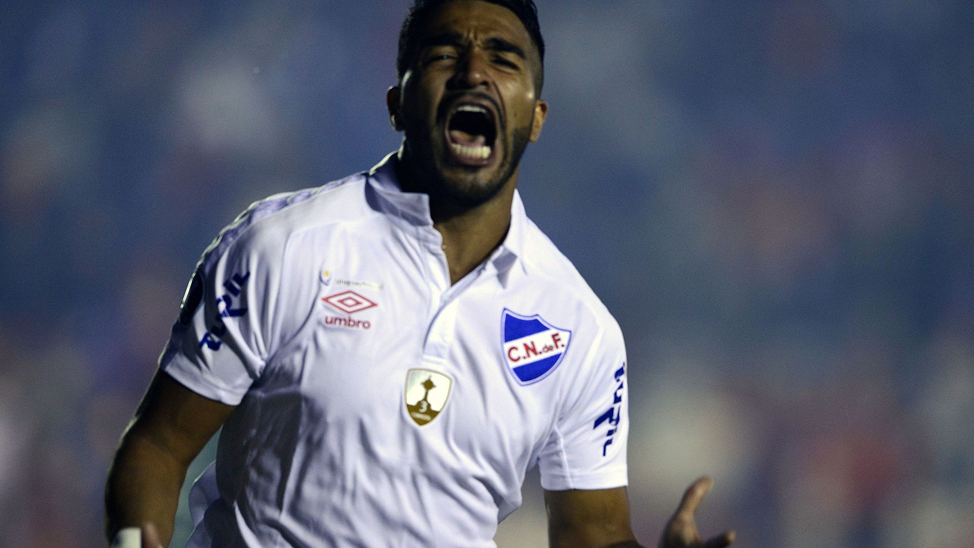 Rodrigo Aguirre Nacional Montevideo Chapecoense Libertadores 27042017