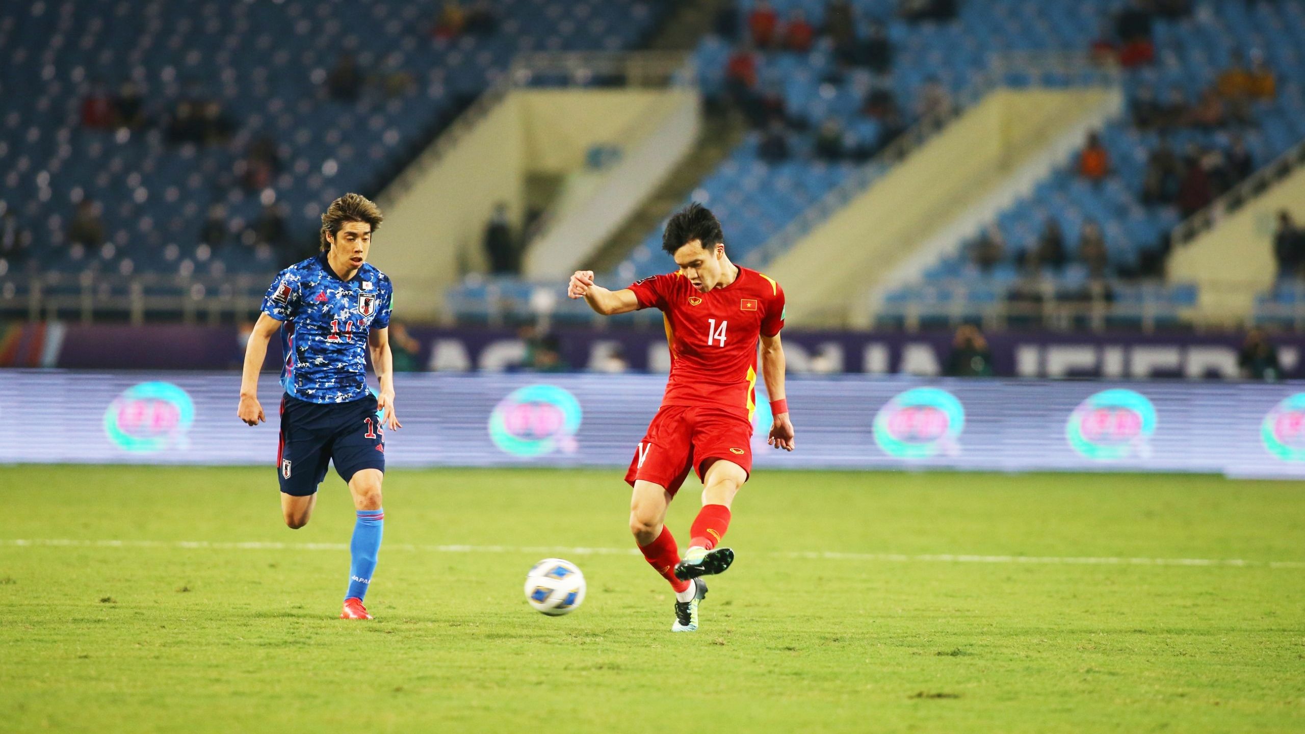 Junya Ito Nguyen Hoang Duc Vietnam vs Japan 2022 WCQ 11112021