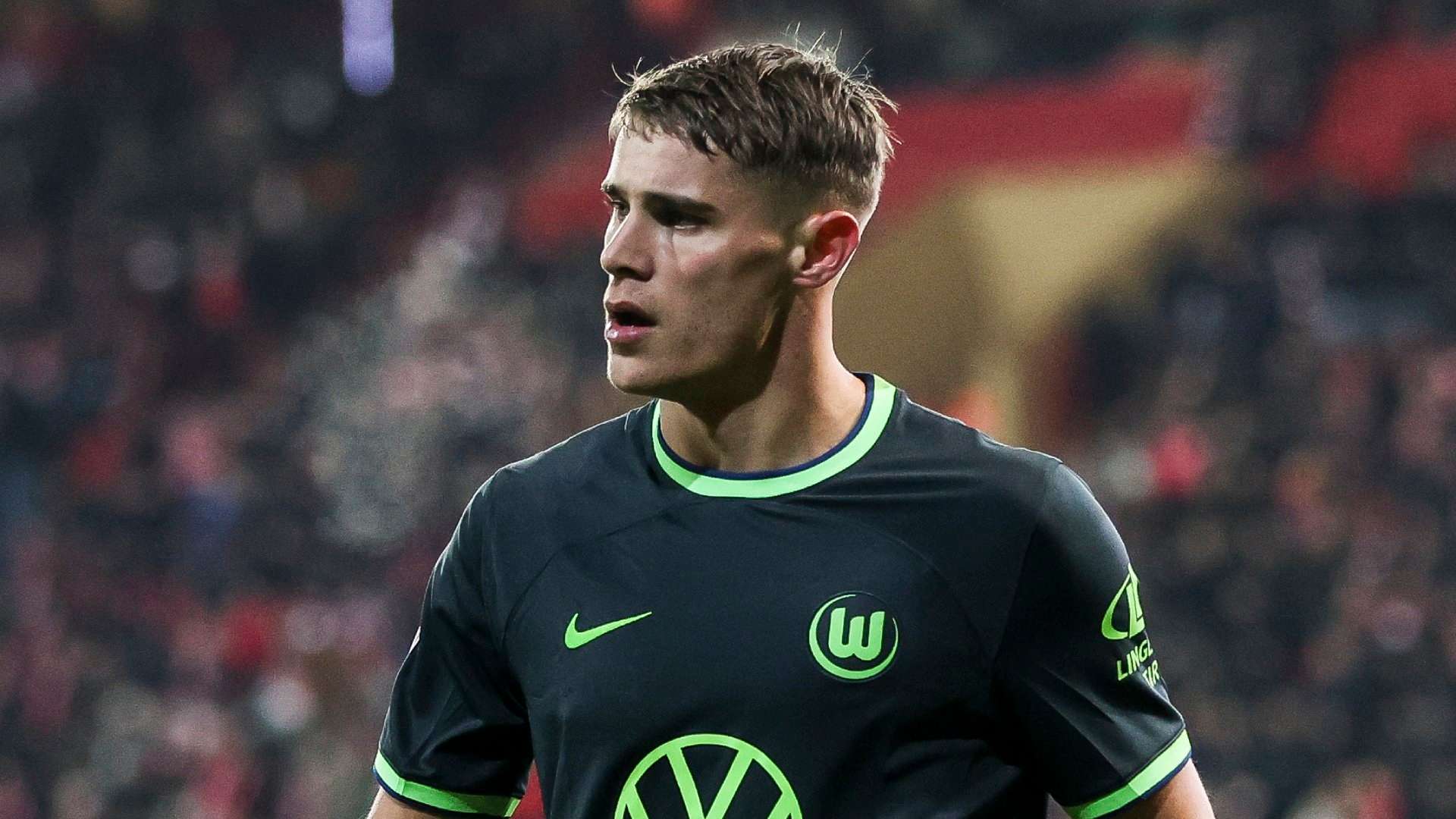 Micky van de Ven Wolfsburg 2022-23