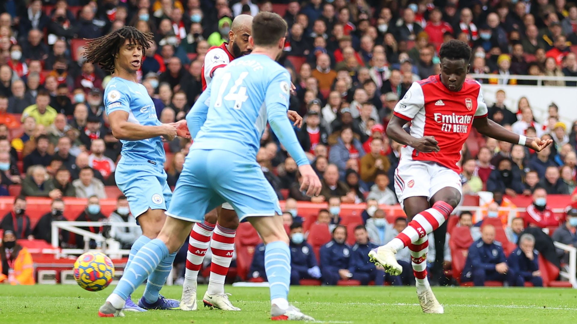 Bukayo Saka scores for Arsenal vs Man City 2021-22