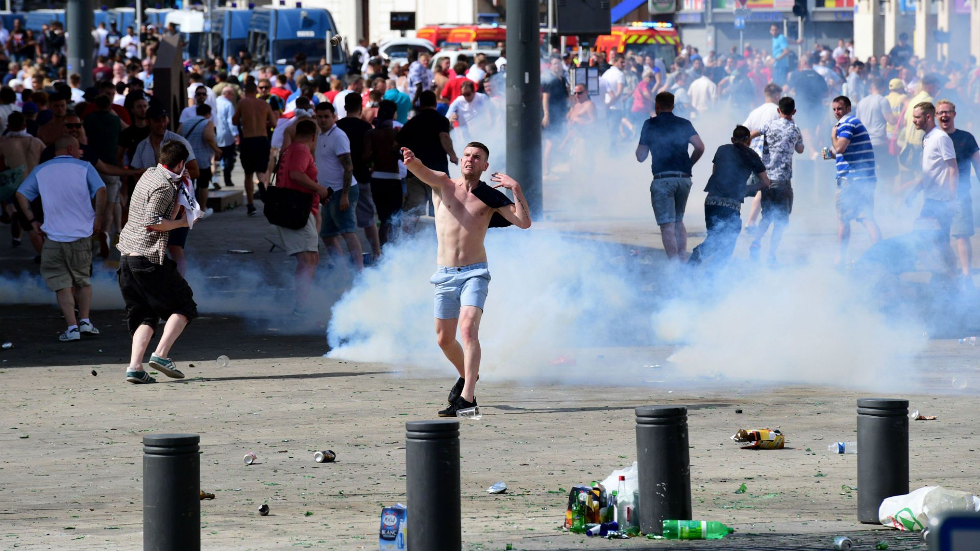 England Russia police hooligans Marseille