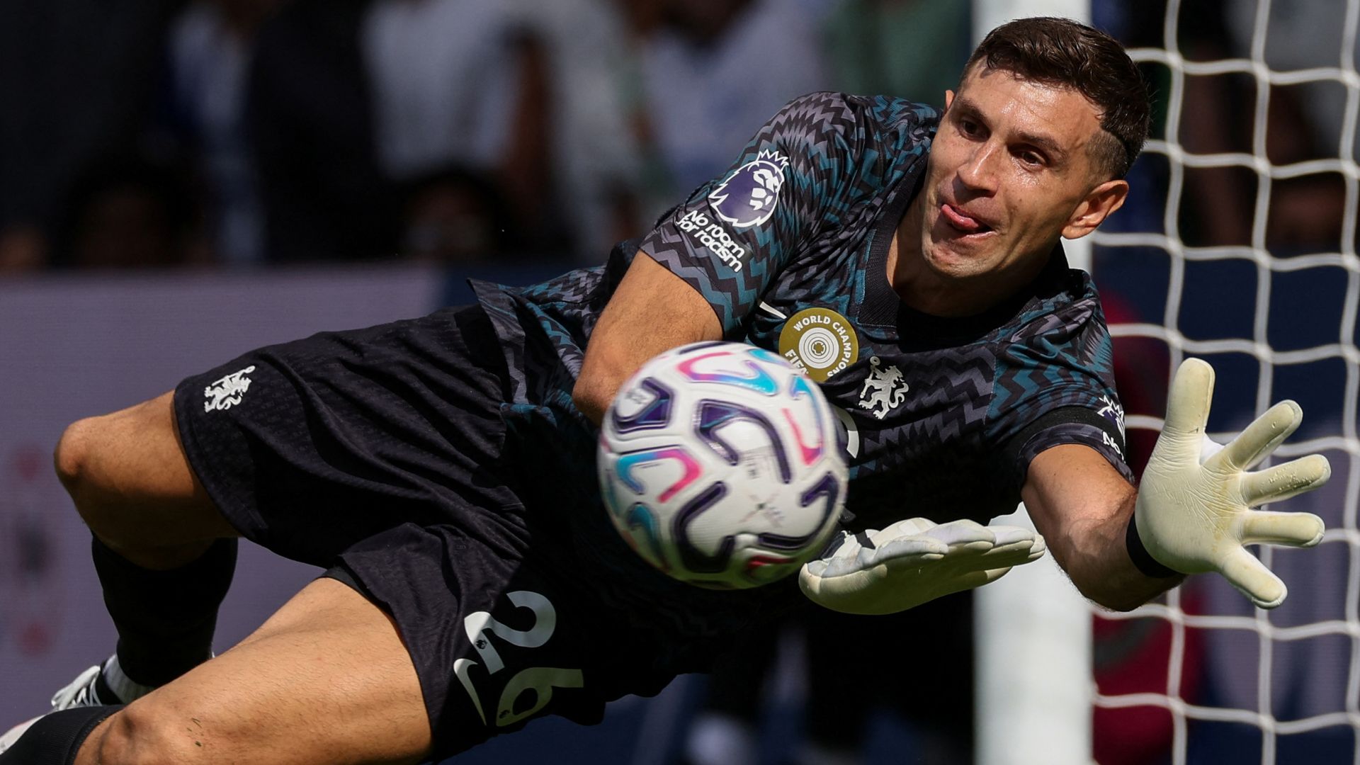 Emi Martinez Chelsea 2026-27 save