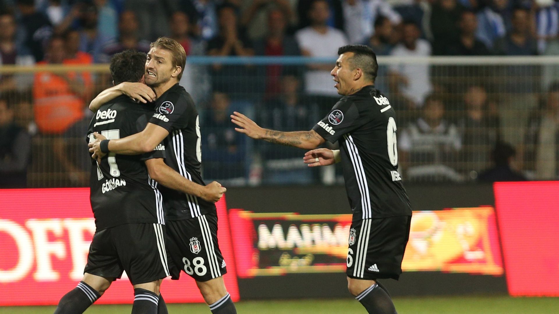 BB Erzurumspor Besiktas Caner Erkin Medel