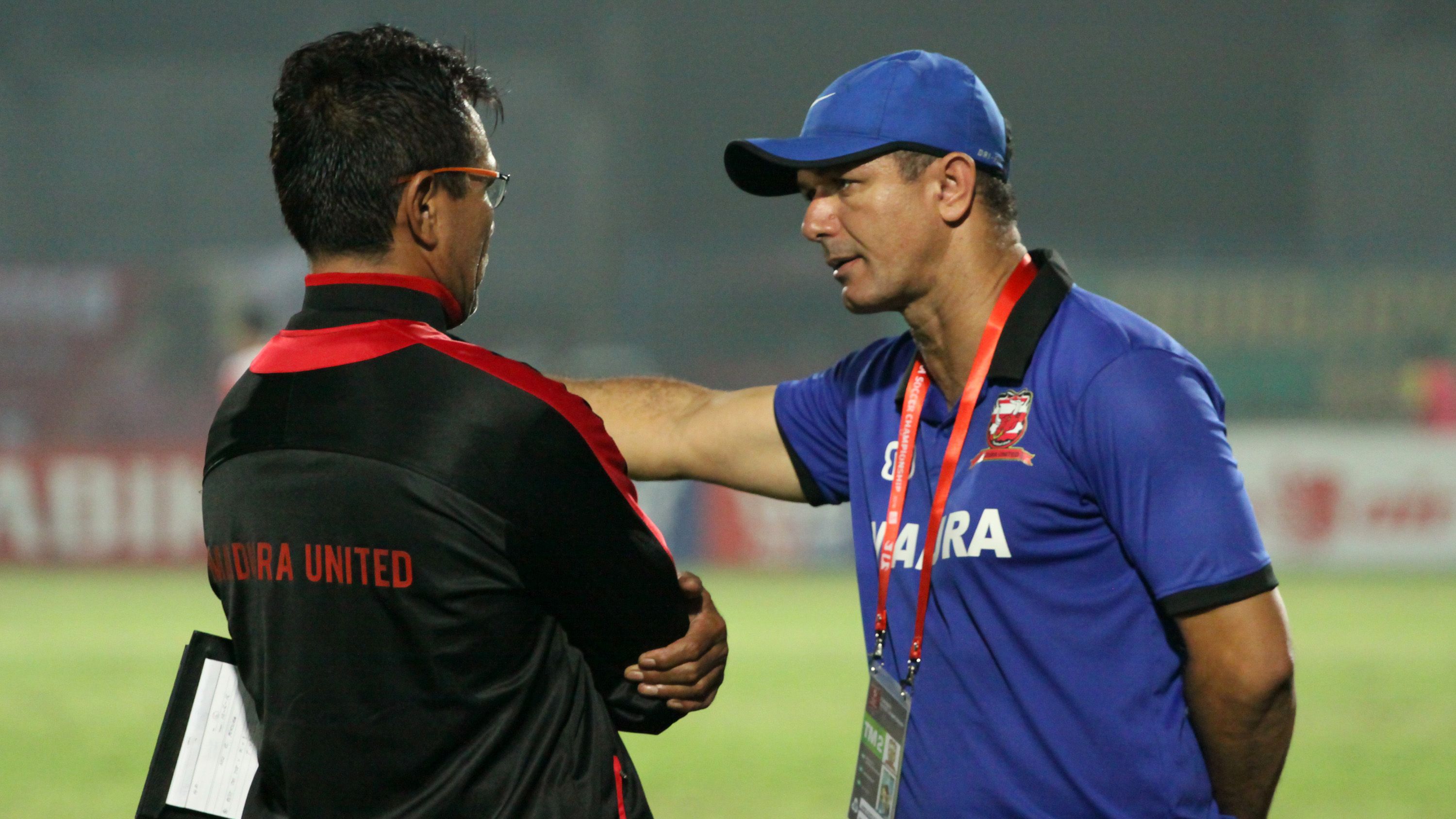 Gomes de Olivera & Alan Haviludin - Madura United