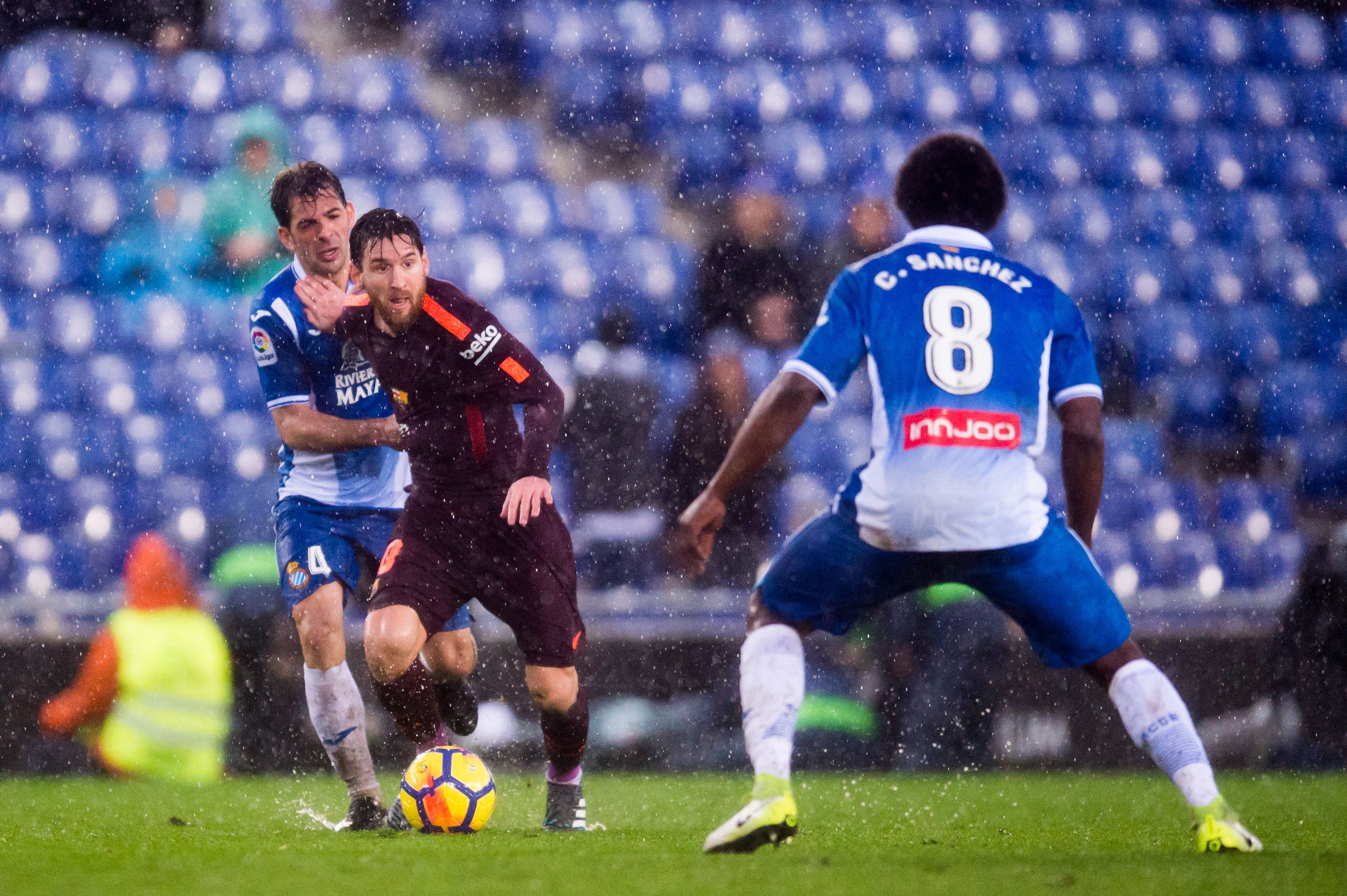 Lionel Messi Carlos SanchezEspanyol Barcelona LaLiga