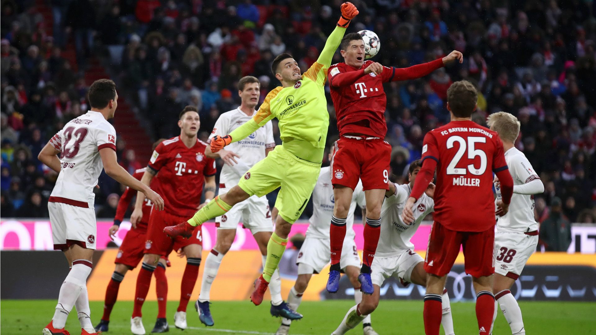 Robert Lewandowski Fabian Bredlow Bayern Munchen 1 FC Nurnberg Bundesliga 08122018