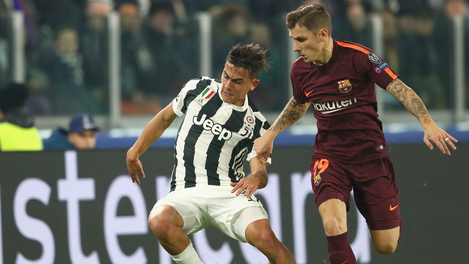 Dybala Digne Juventus Barcelona Champions League