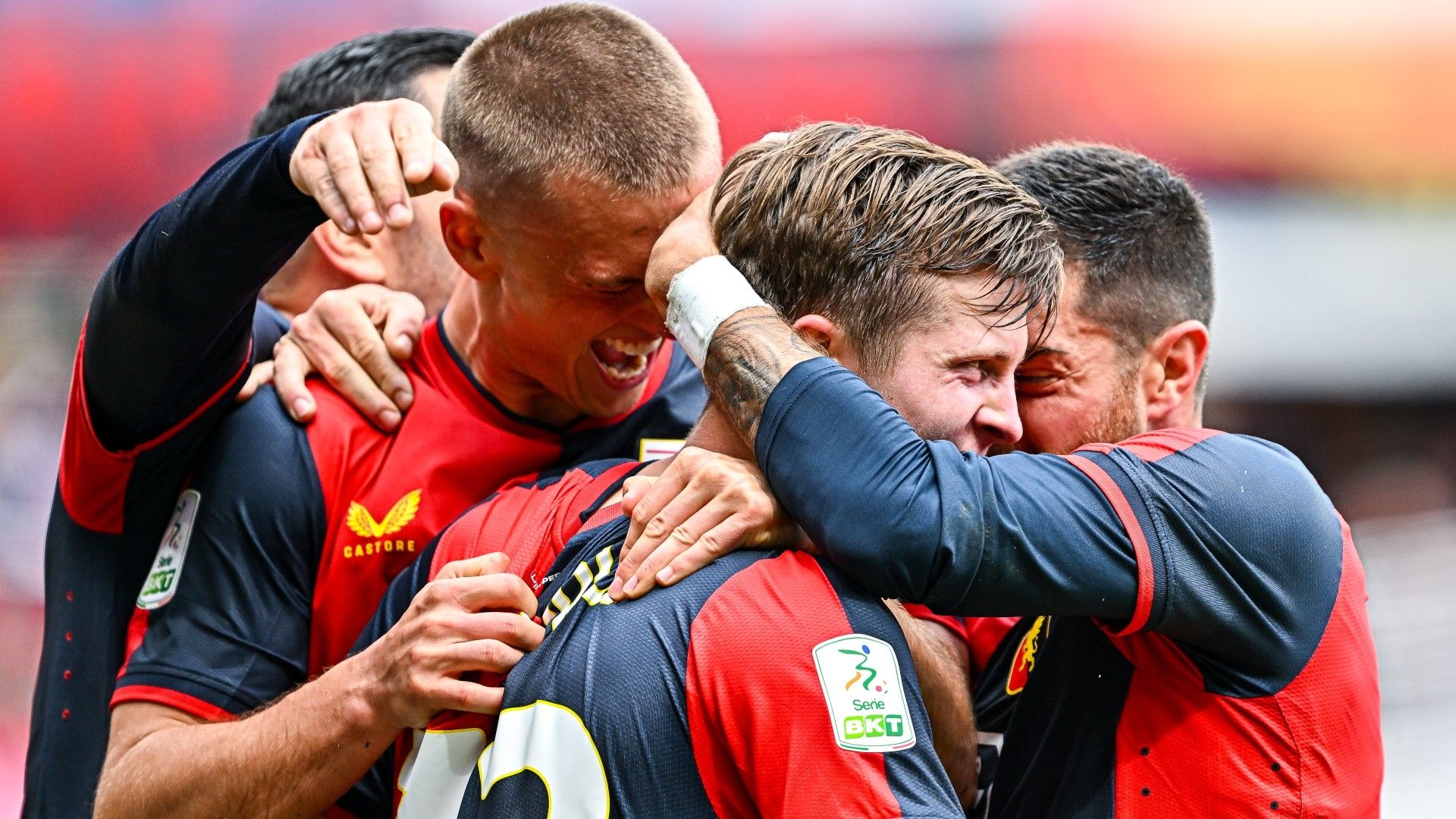 Genoa celebrating goal