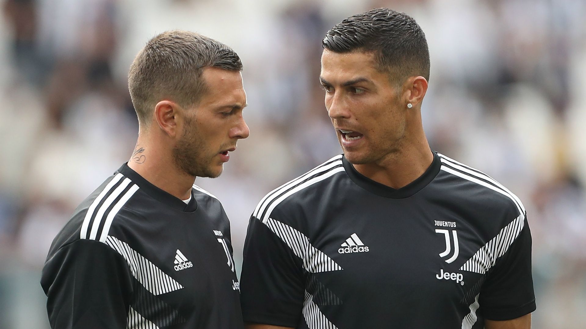 Federico Bernardeschi and Cristiano Ronaldo - cropped