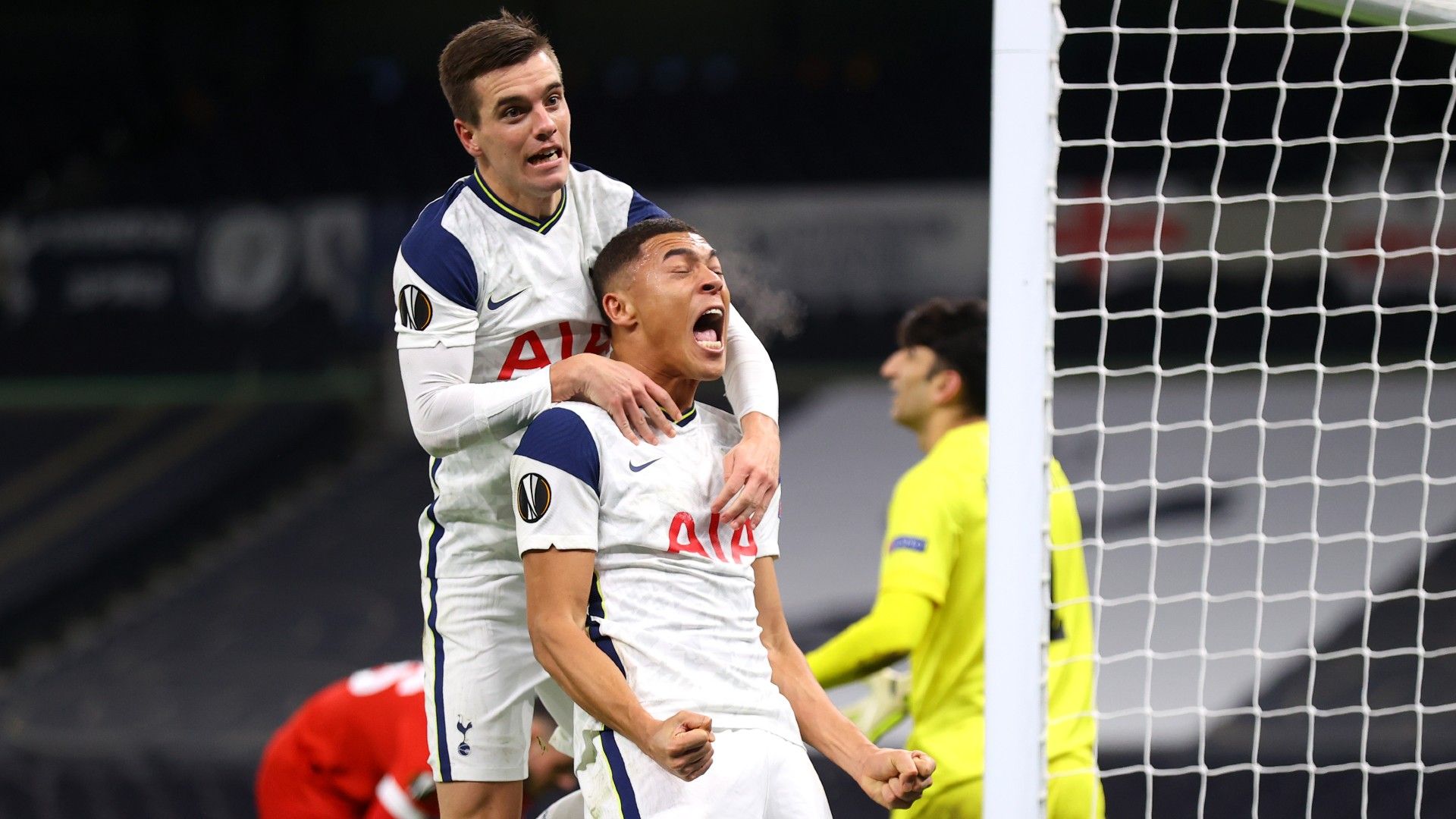 Vinicius Winks Tottenham 2020