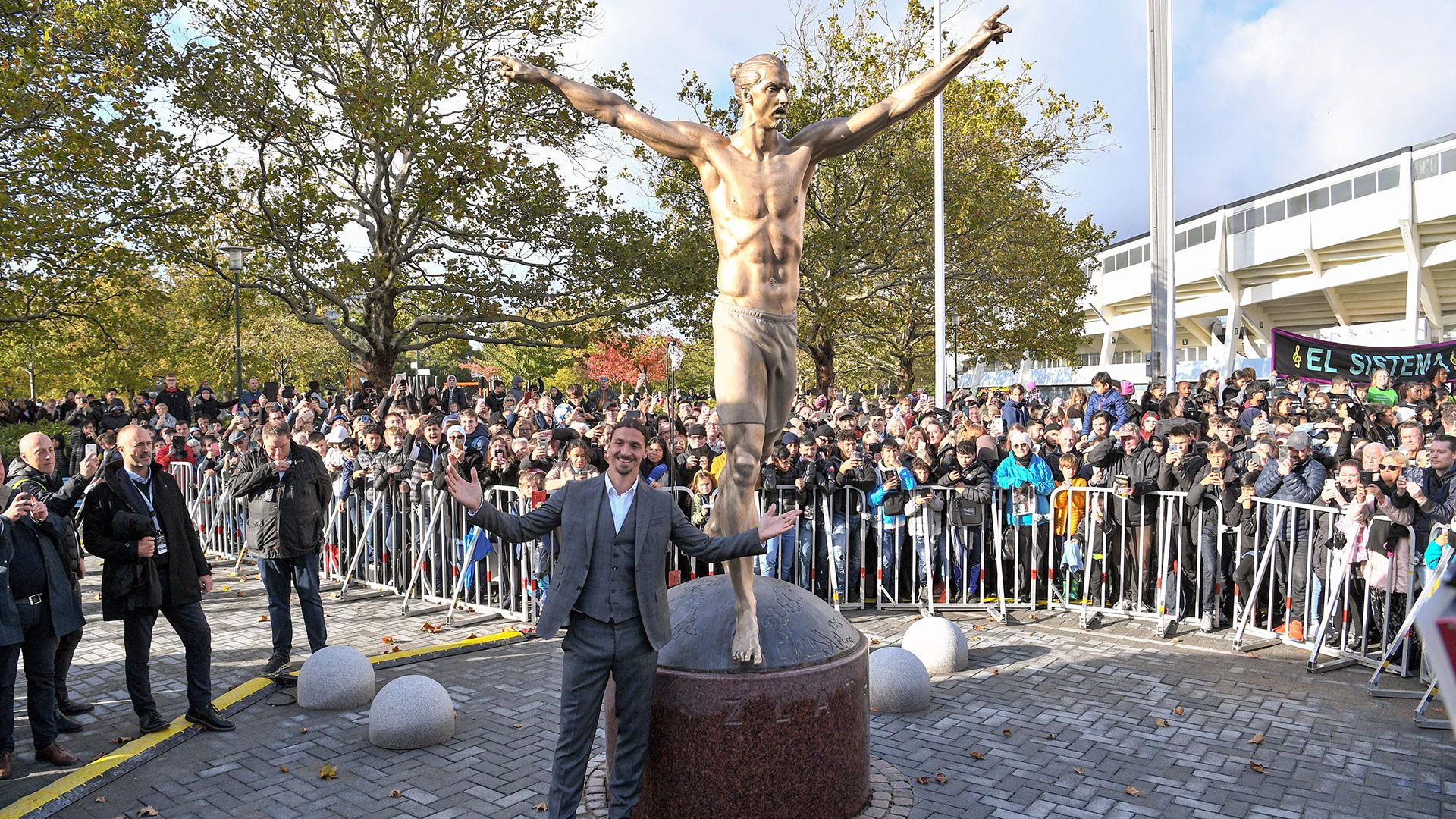 Zlatan Ibrahimovic Statue 10082019