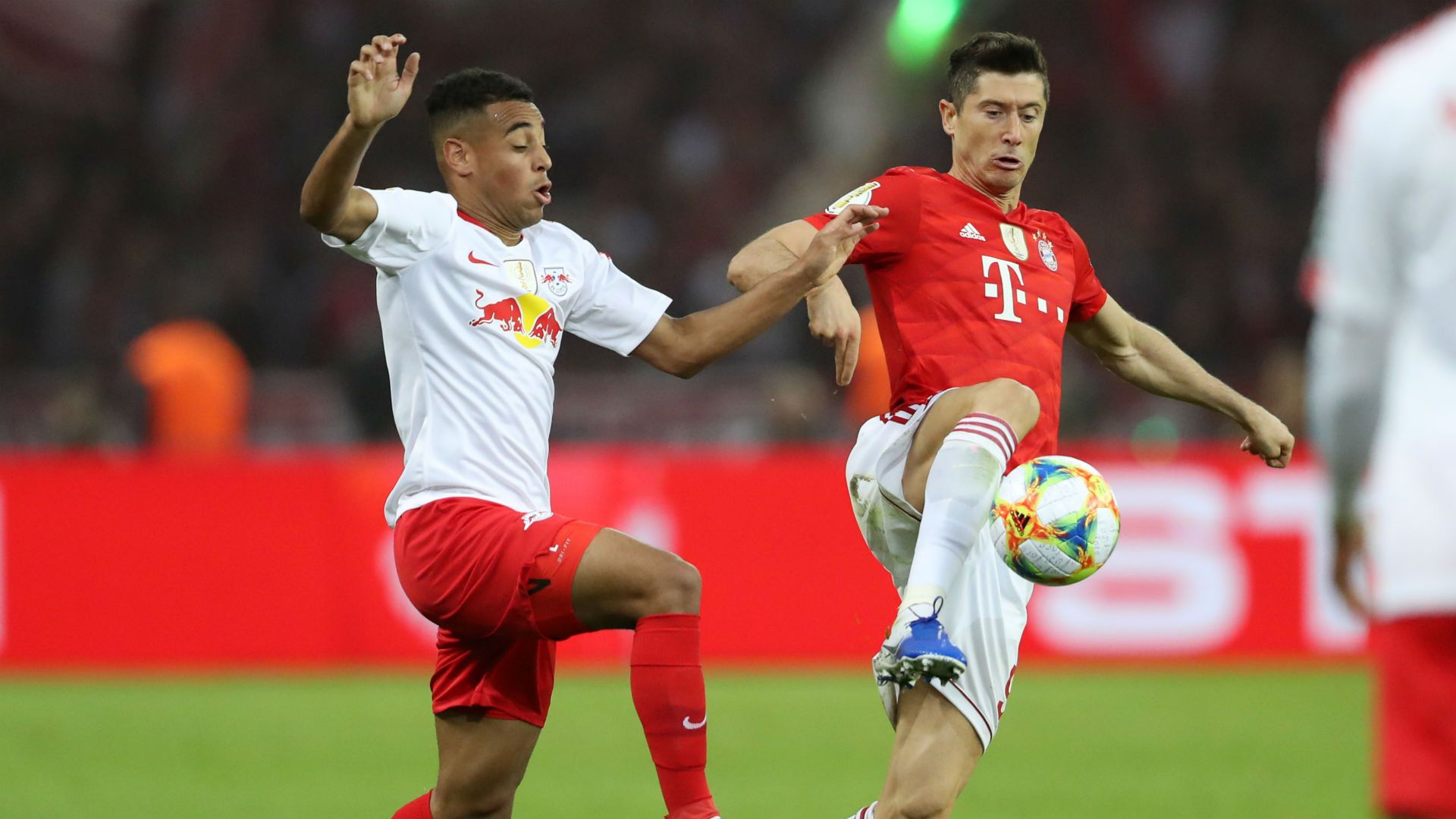 Tyler Adams Robert Lewandowski RB Leipzig FC Bayern 2019